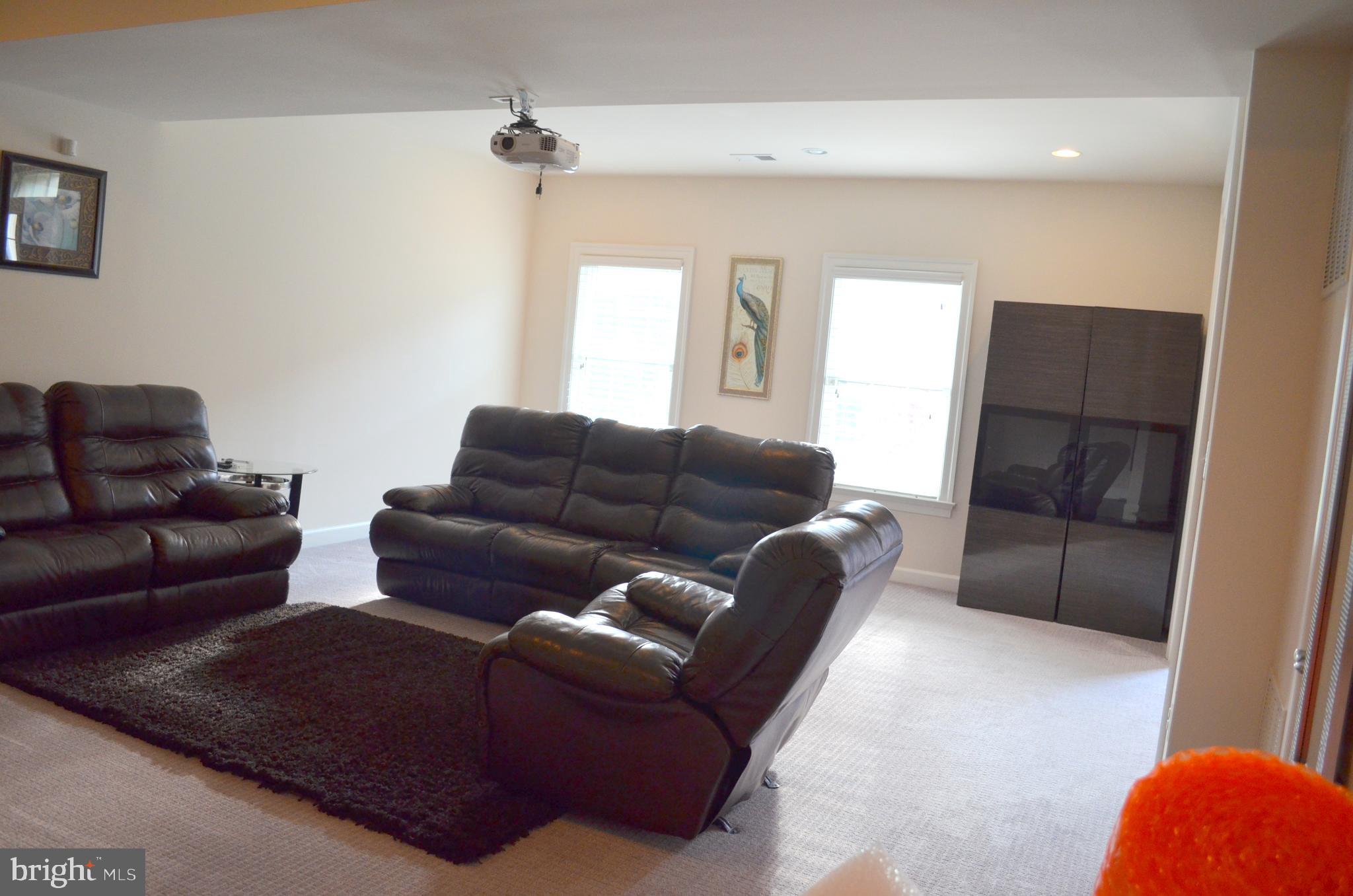 AVONLEA - Residential Lease