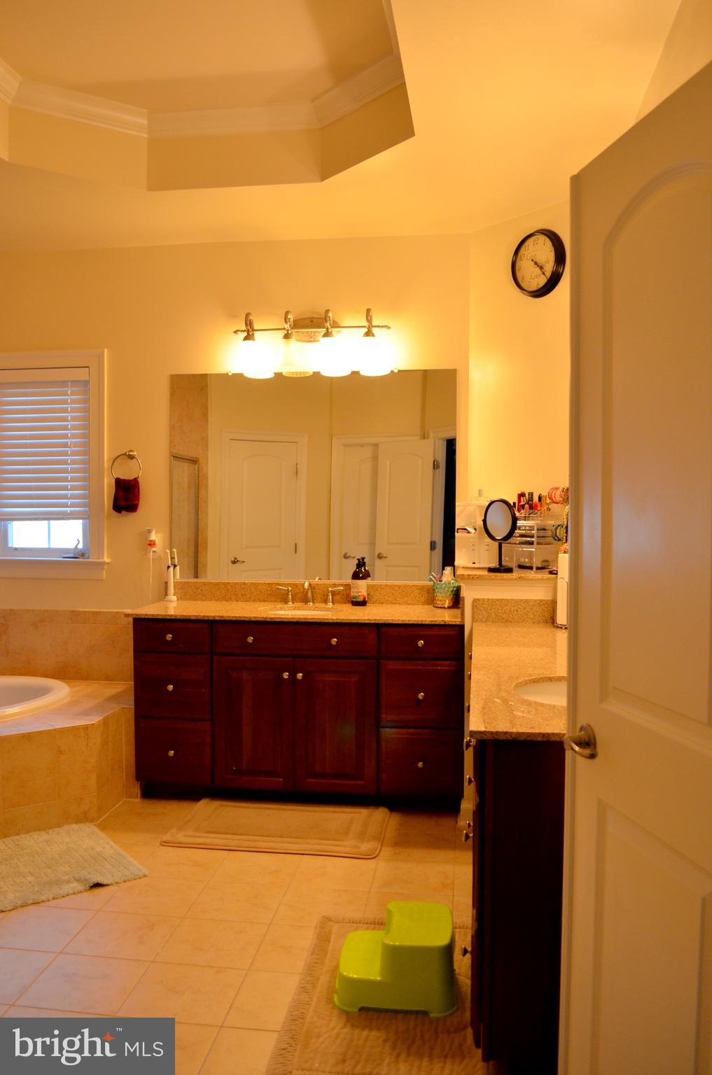 AVONLEA - Residential Lease