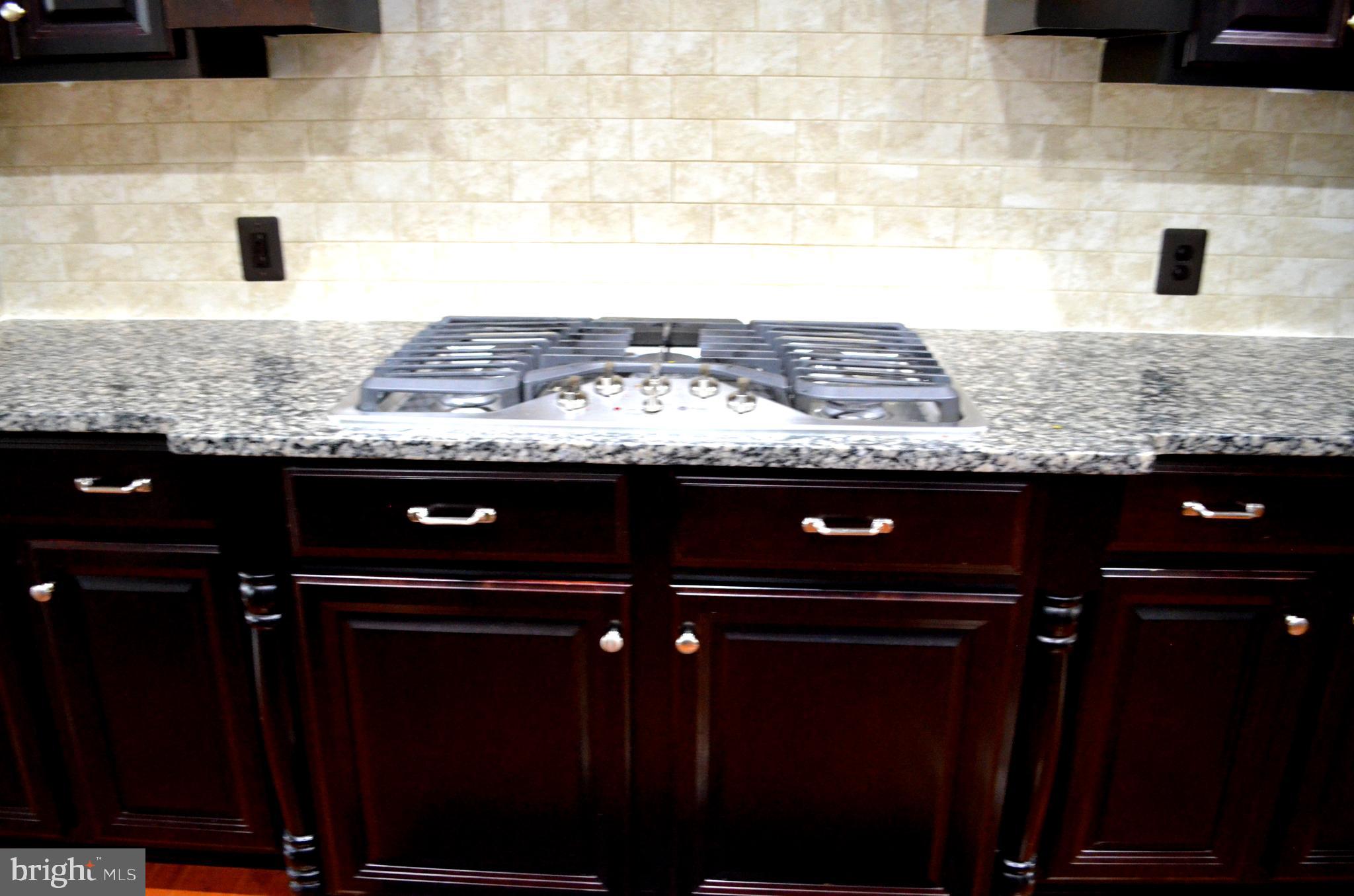 AVONLEA - Residential Lease