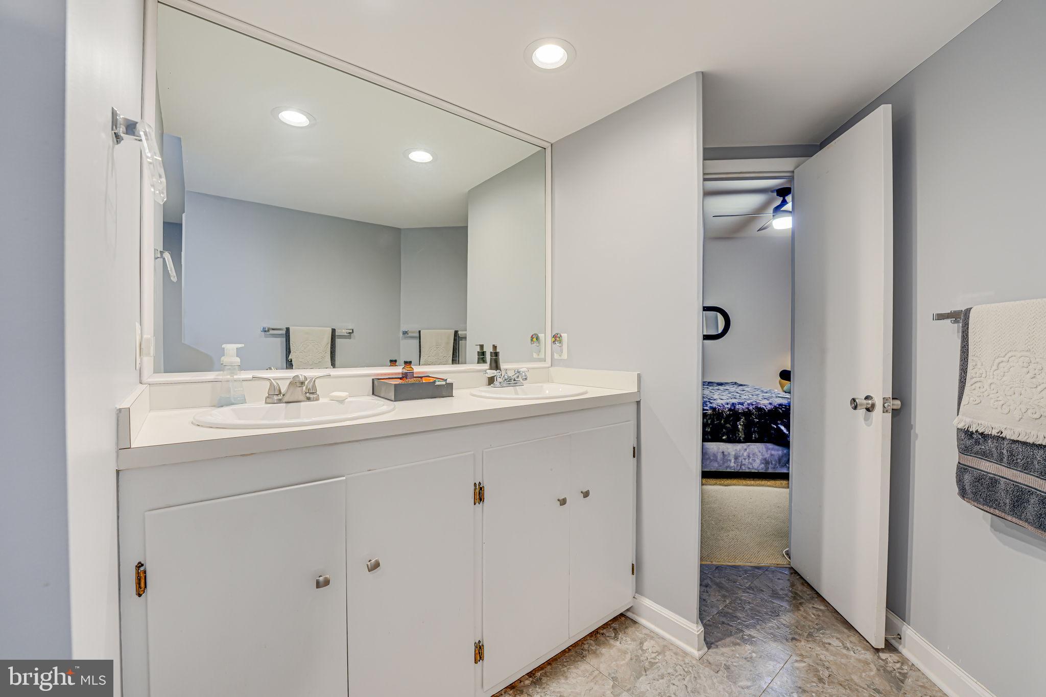 DARNESTOWN OUTSIDE - Residential