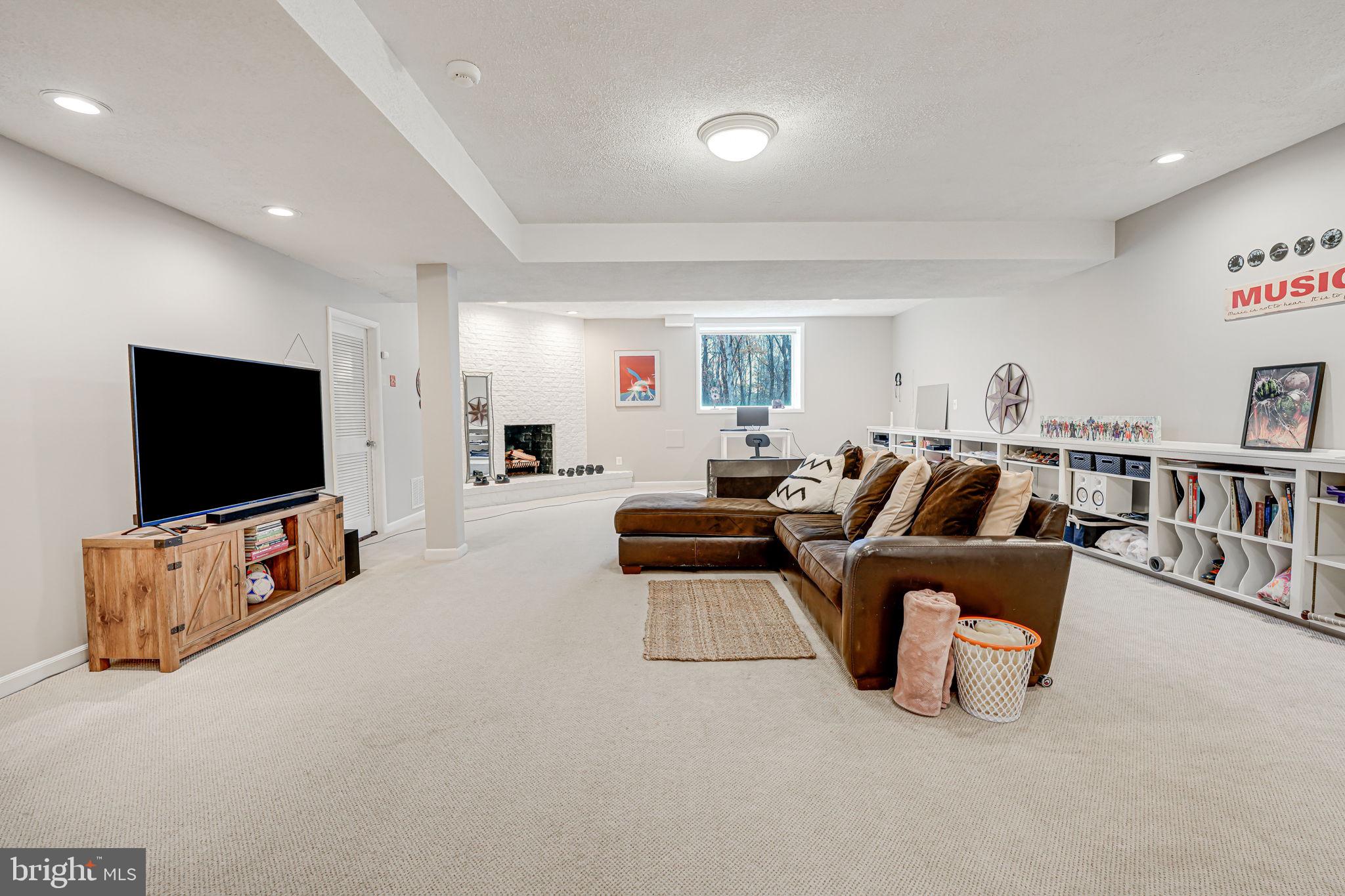 DARNESTOWN OUTSIDE - Residential