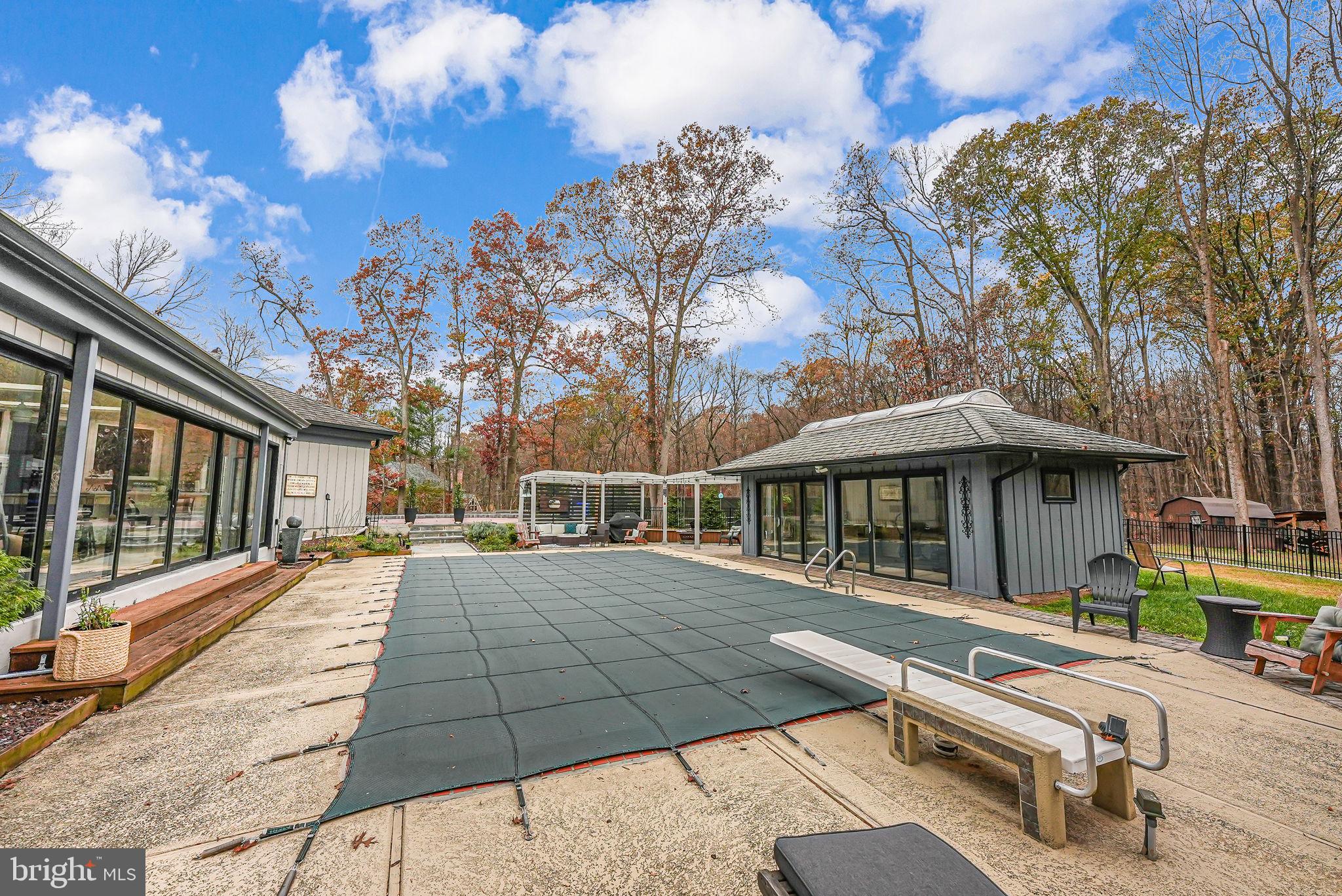 DARNESTOWN OUTSIDE - Residential