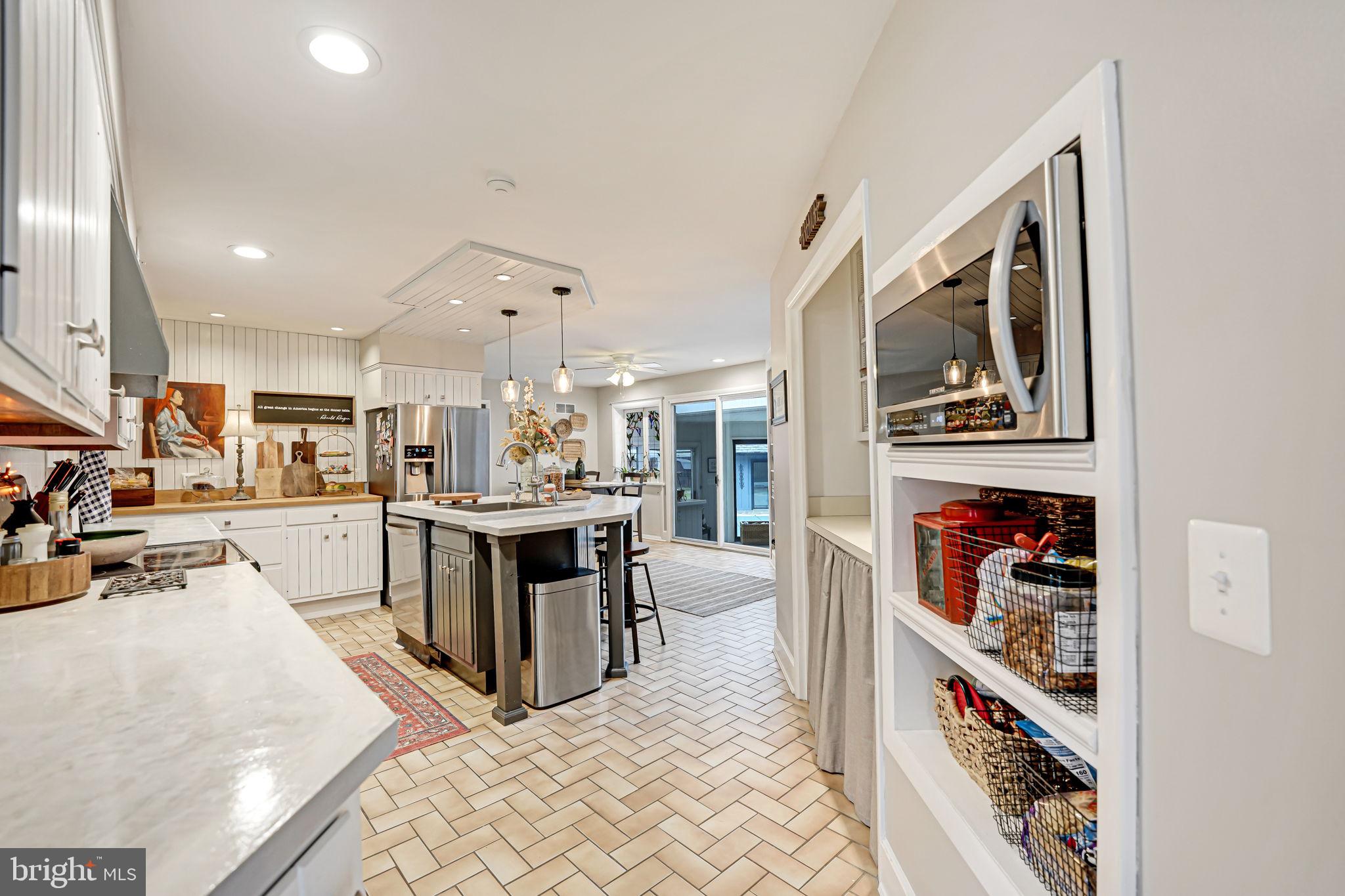 DARNESTOWN OUTSIDE - Residential