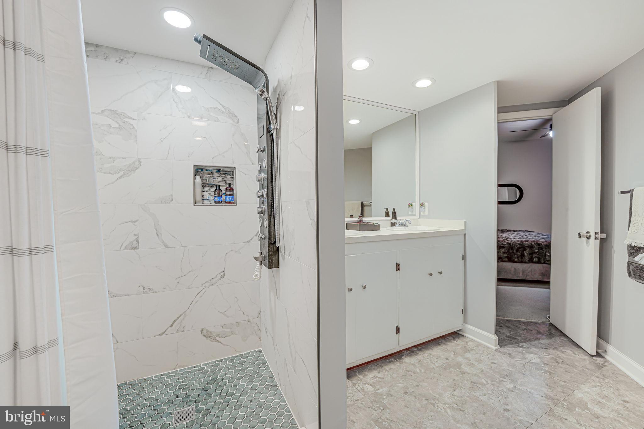 DARNESTOWN OUTSIDE - Residential