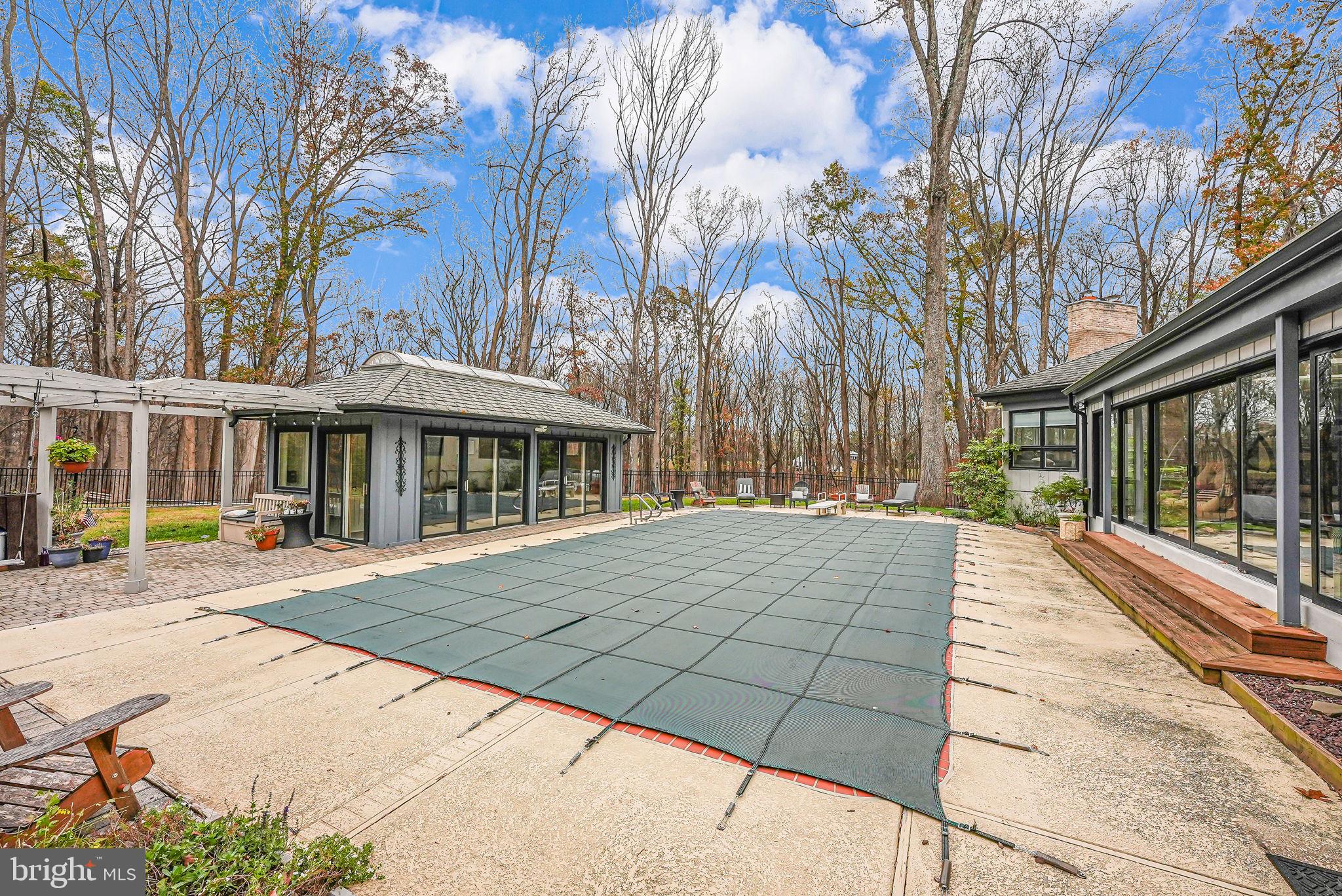 DARNESTOWN OUTSIDE - Residential