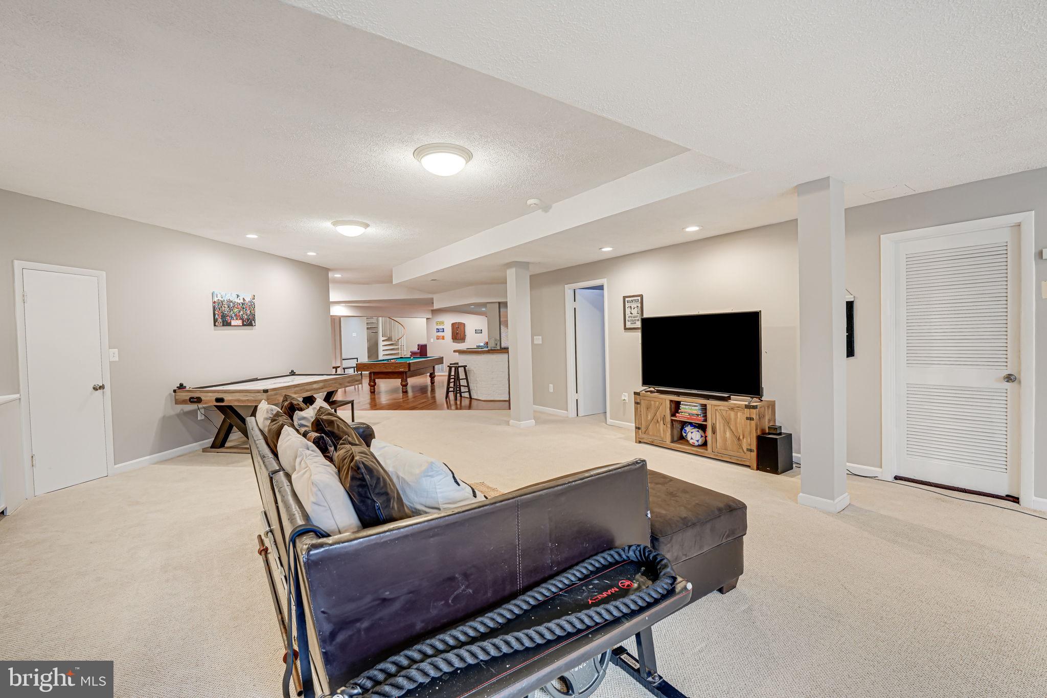 DARNESTOWN OUTSIDE - Residential