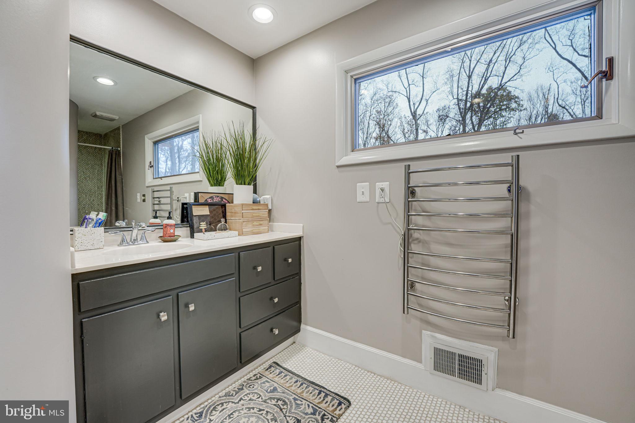 DARNESTOWN OUTSIDE - Residential