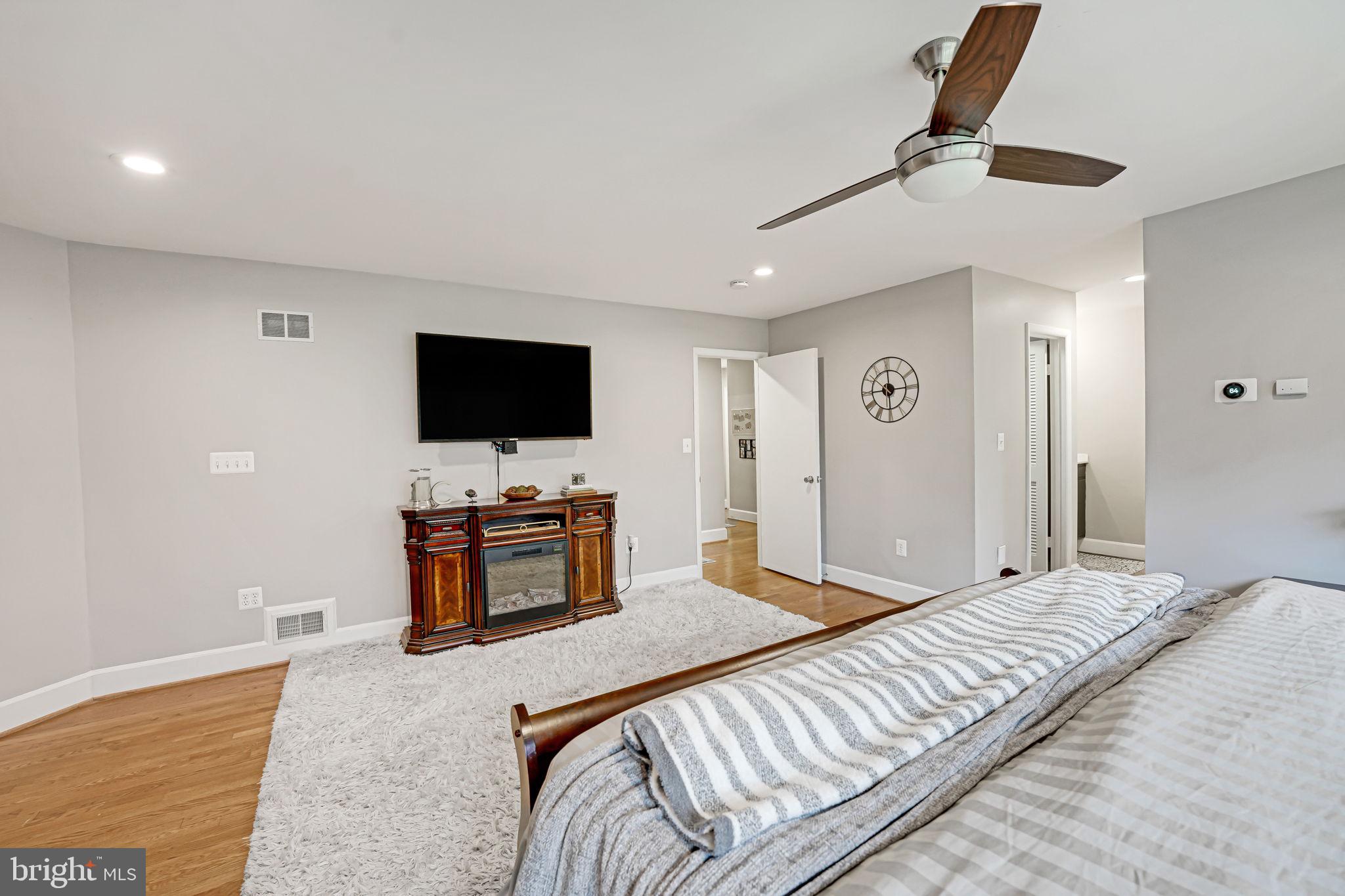 DARNESTOWN OUTSIDE - Residential