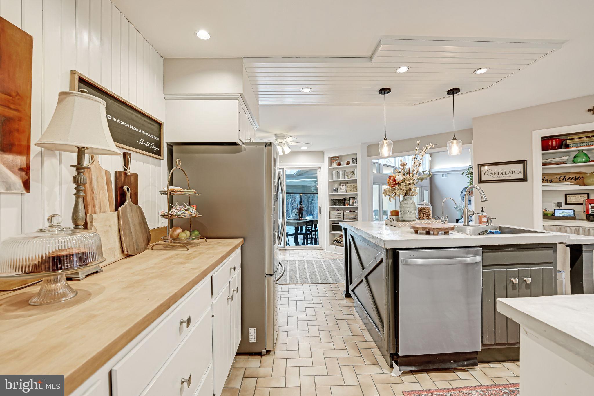 DARNESTOWN OUTSIDE - Residential