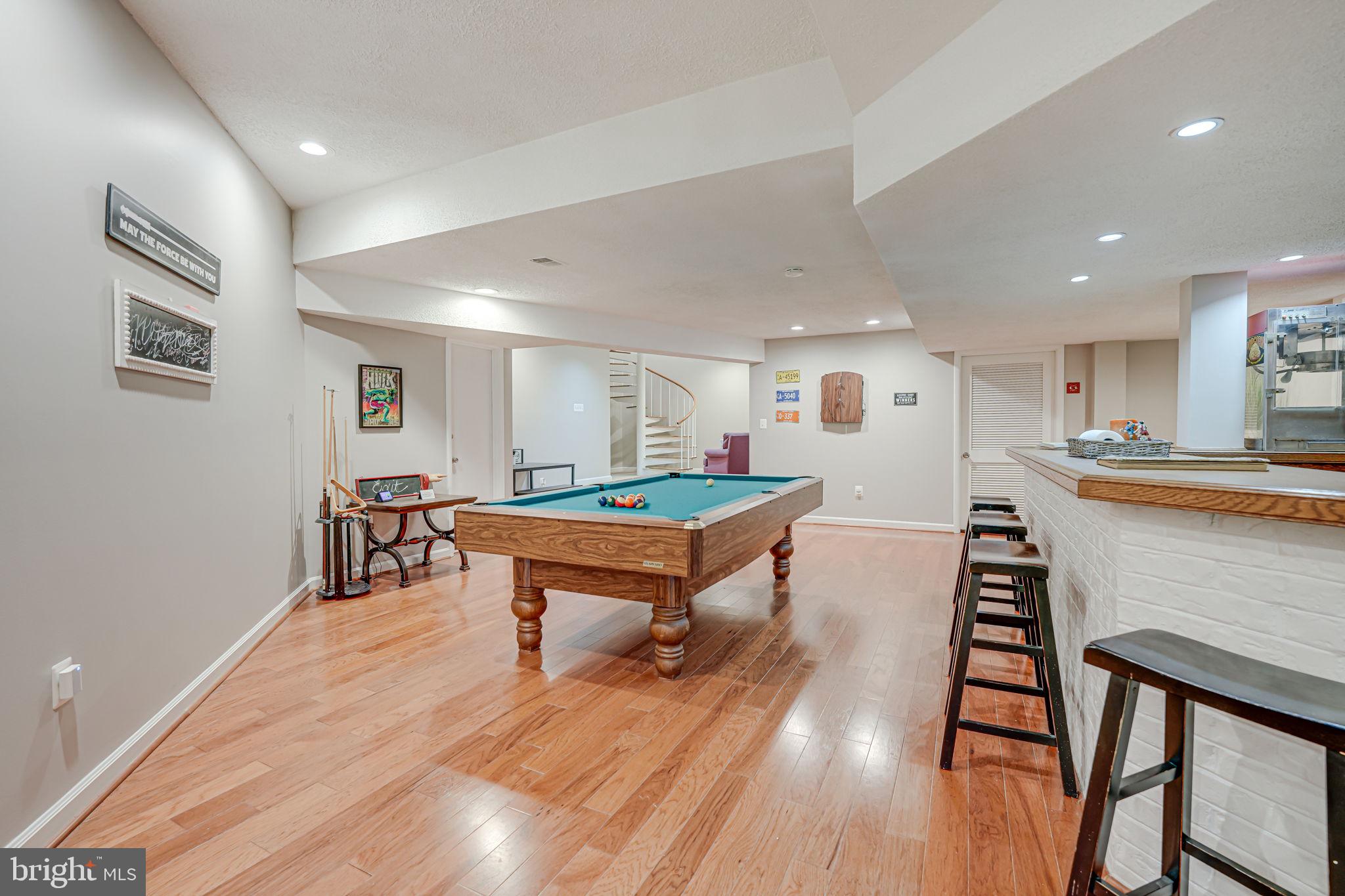 DARNESTOWN OUTSIDE - Residential