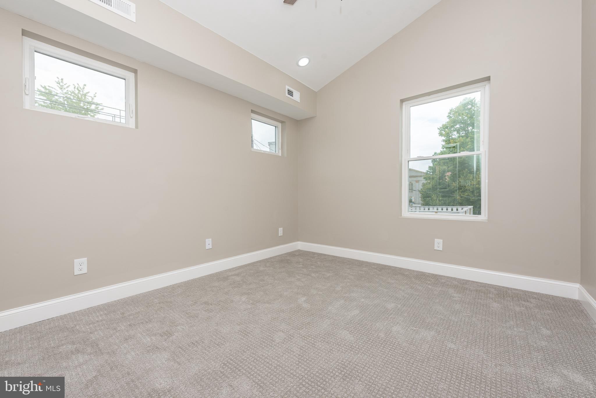 HOLLINS MARKET - Residential