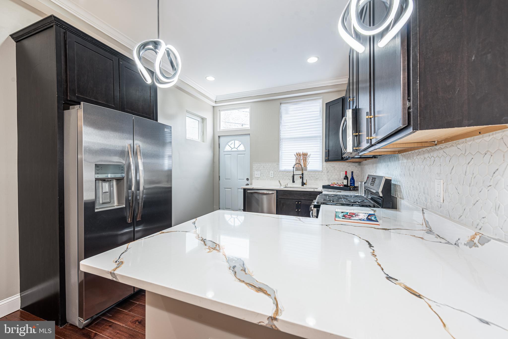 HOLLINS MARKET - Residential