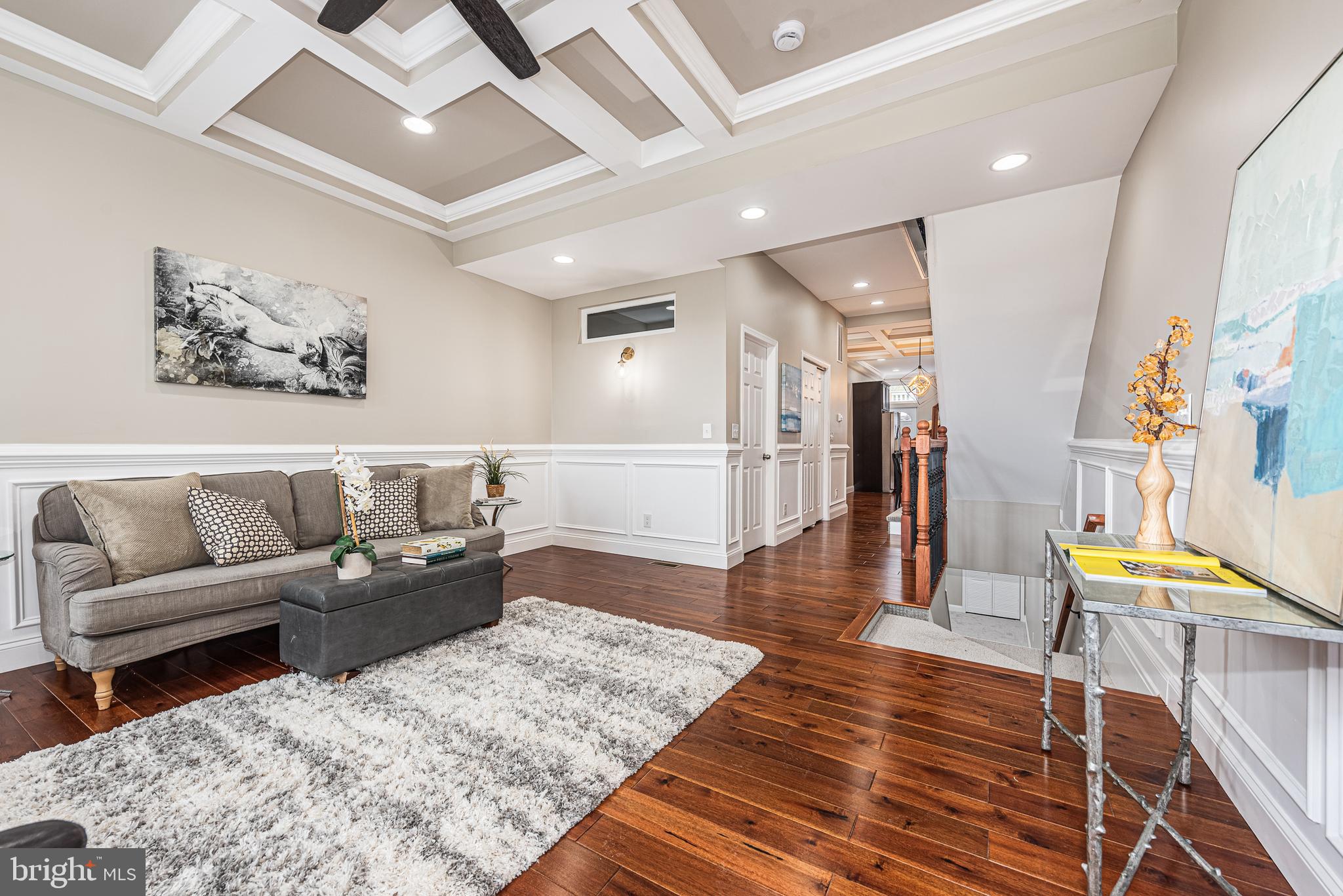 HOLLINS MARKET - Residential