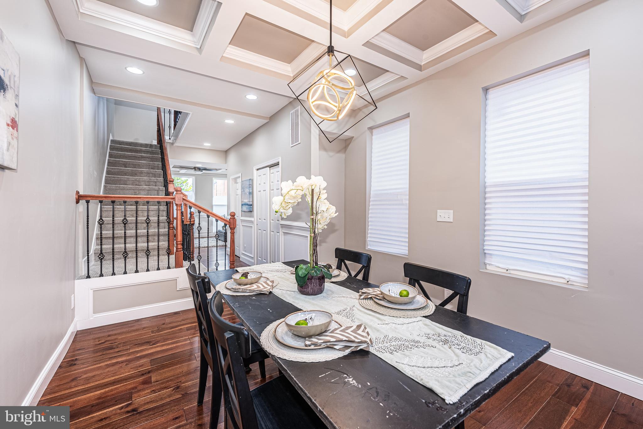 HOLLINS MARKET - Residential