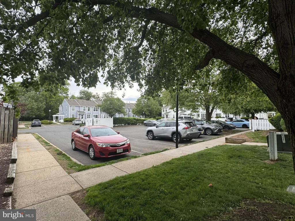 Additional image 18 of 35 Almond Drive, Somerset, NJ 08873