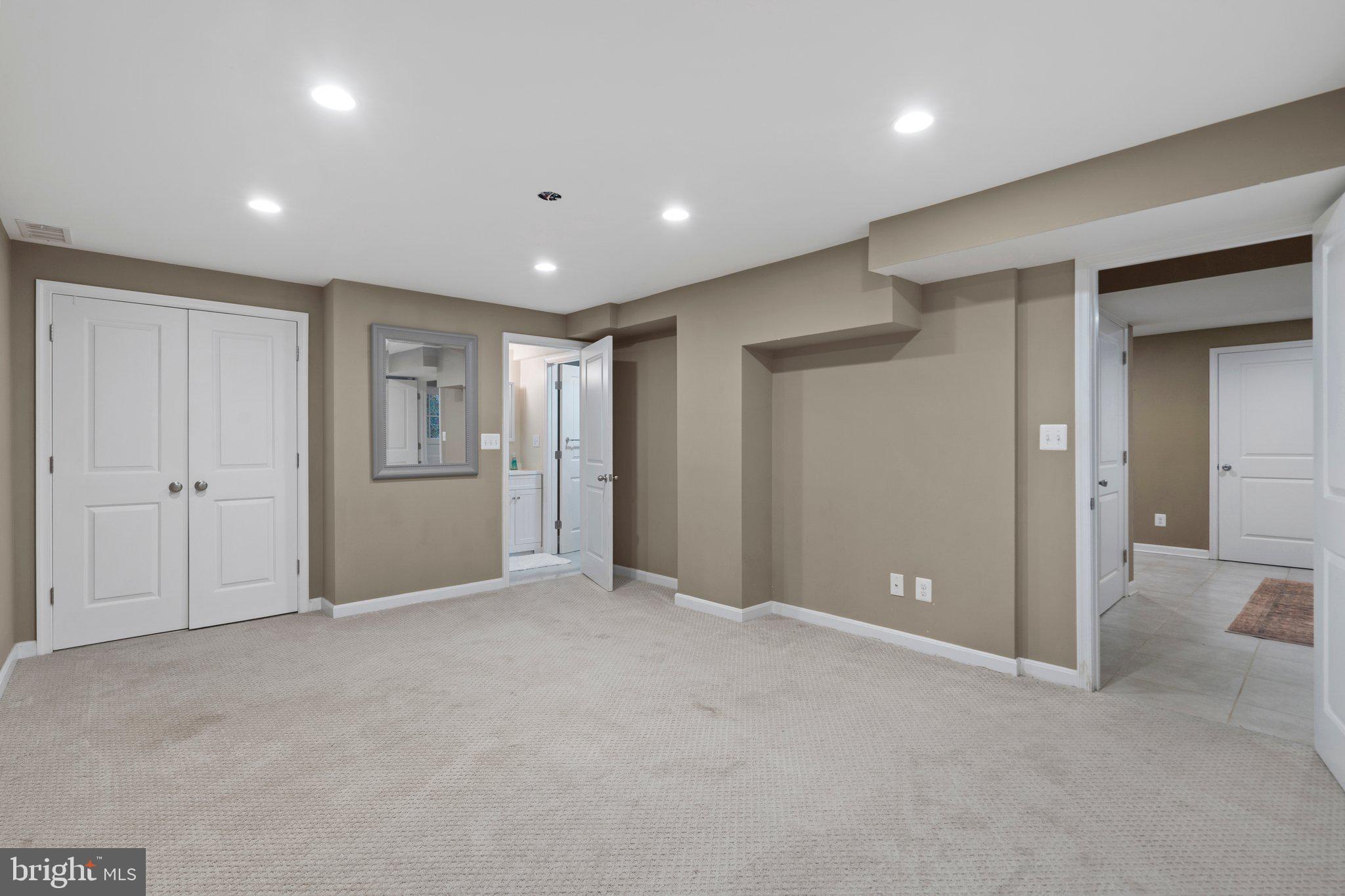 GRANBY WOODS - Residential