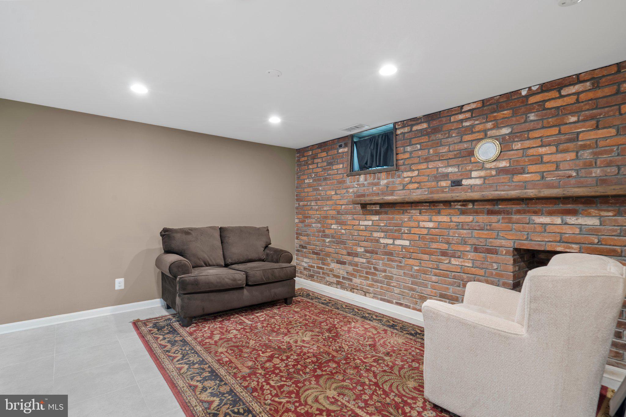 GRANBY WOODS - Residential