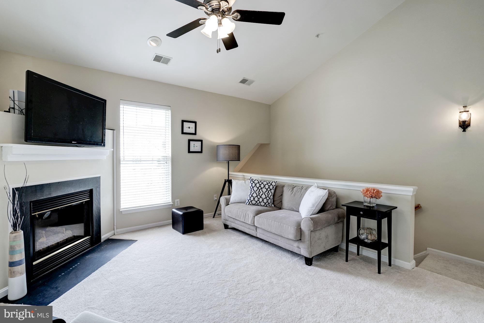 LAKESIDE AT SOUTH RIDING - Residential