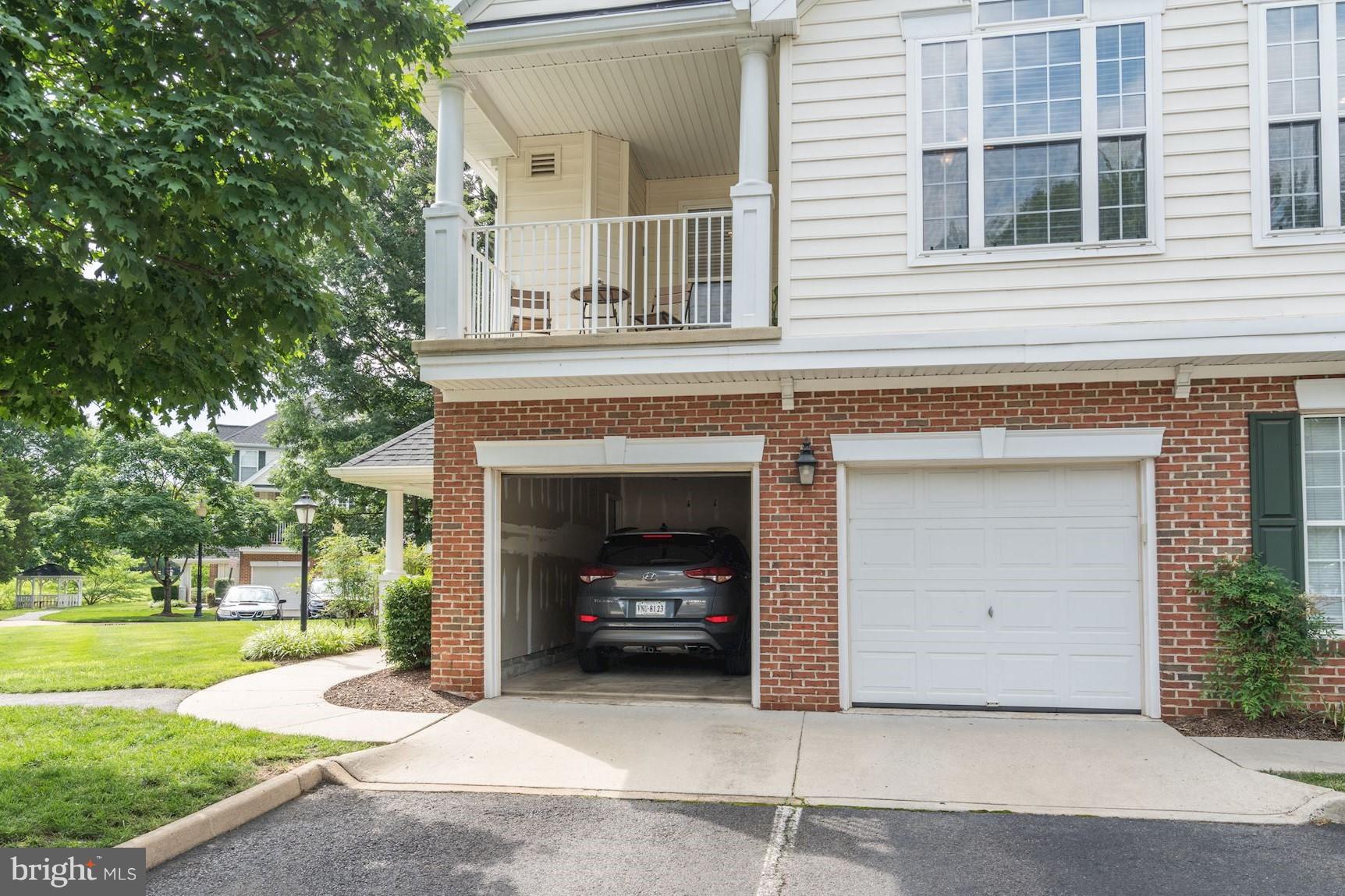 LAKESIDE AT SOUTH RIDING - Residential