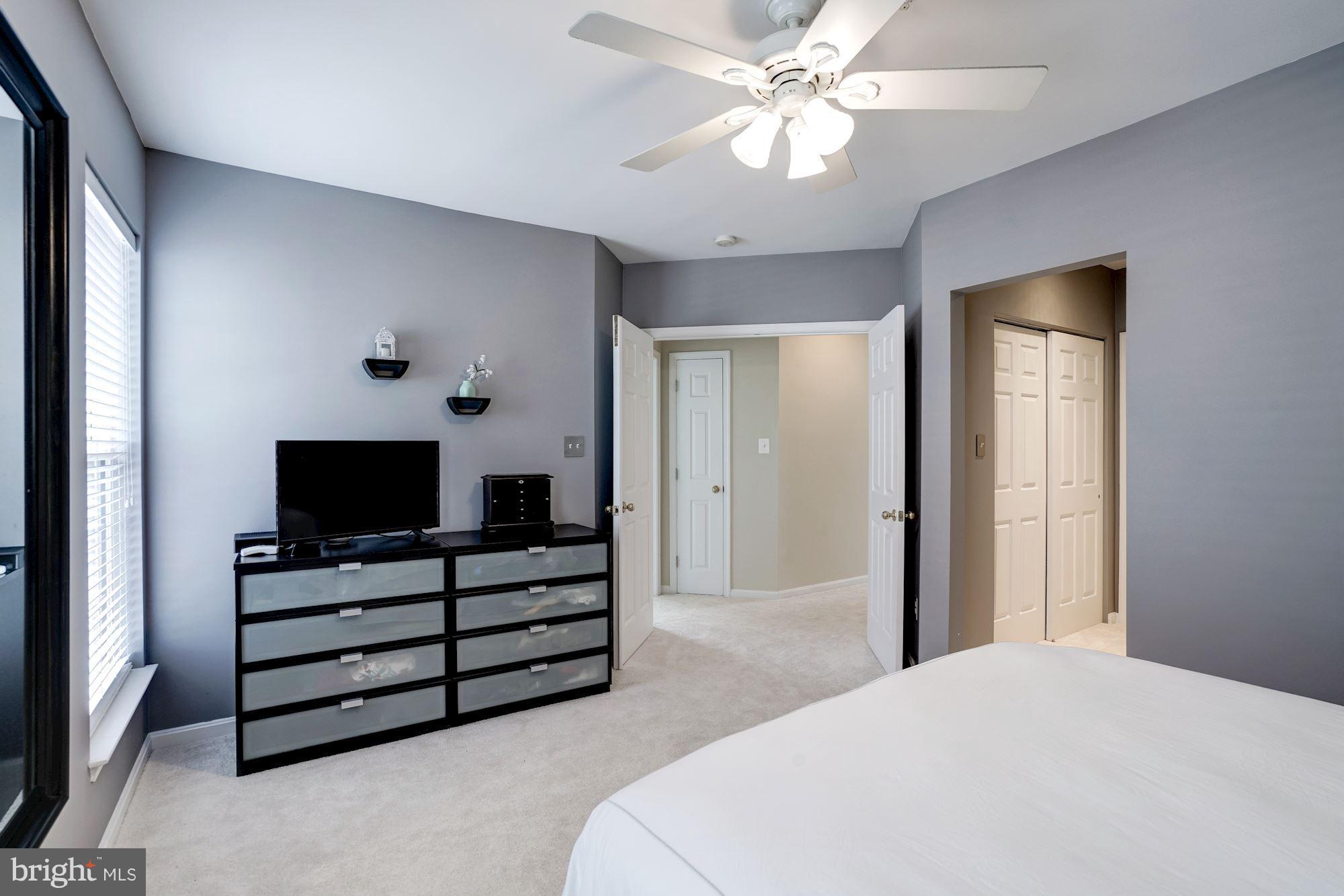 LAKESIDE AT SOUTH RIDING - Residential