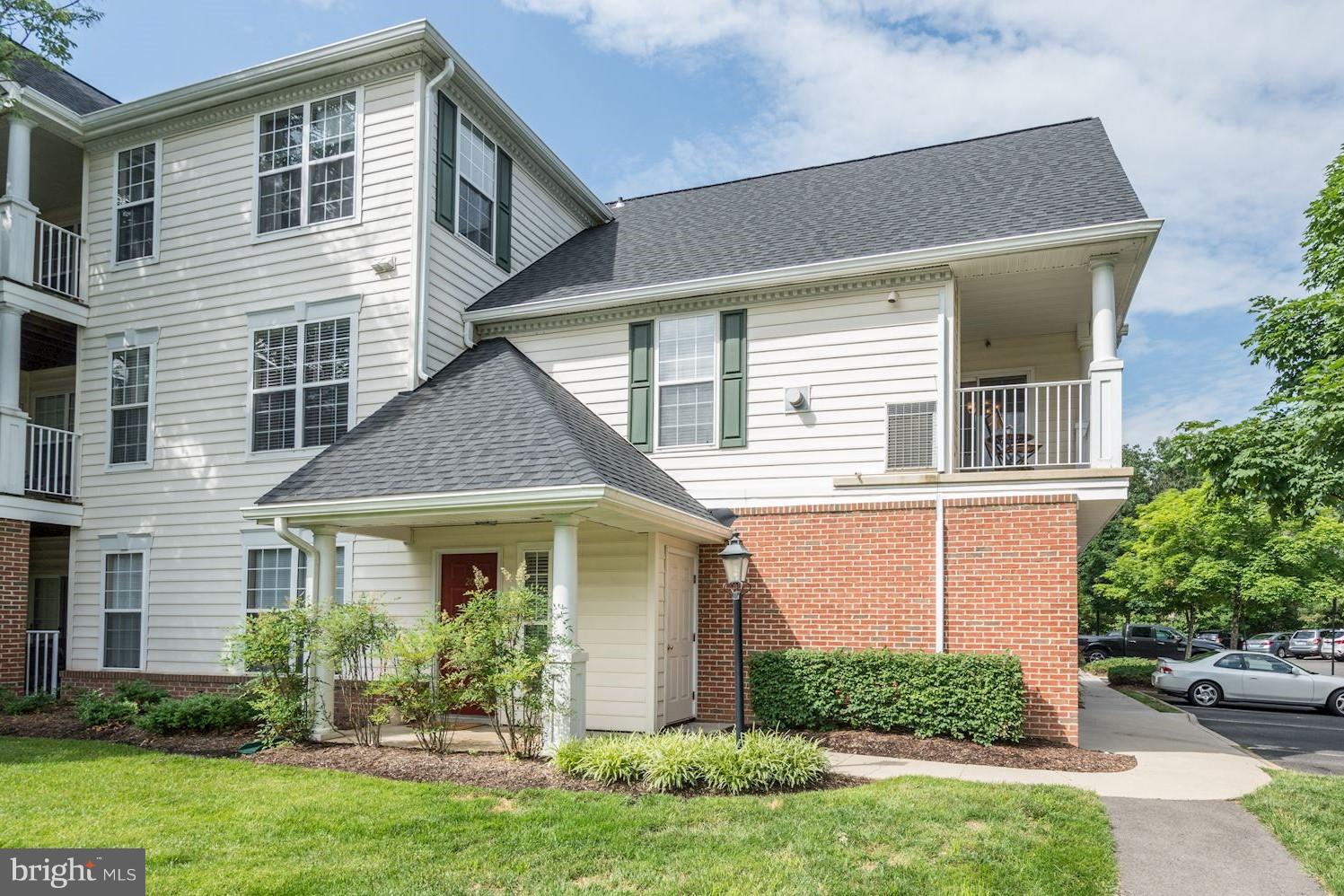 LAKESIDE AT SOUTH RIDING - Residential