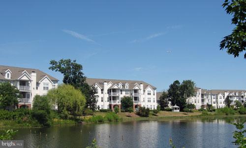 LAKESIDE AT SOUTH RIDING - Residential