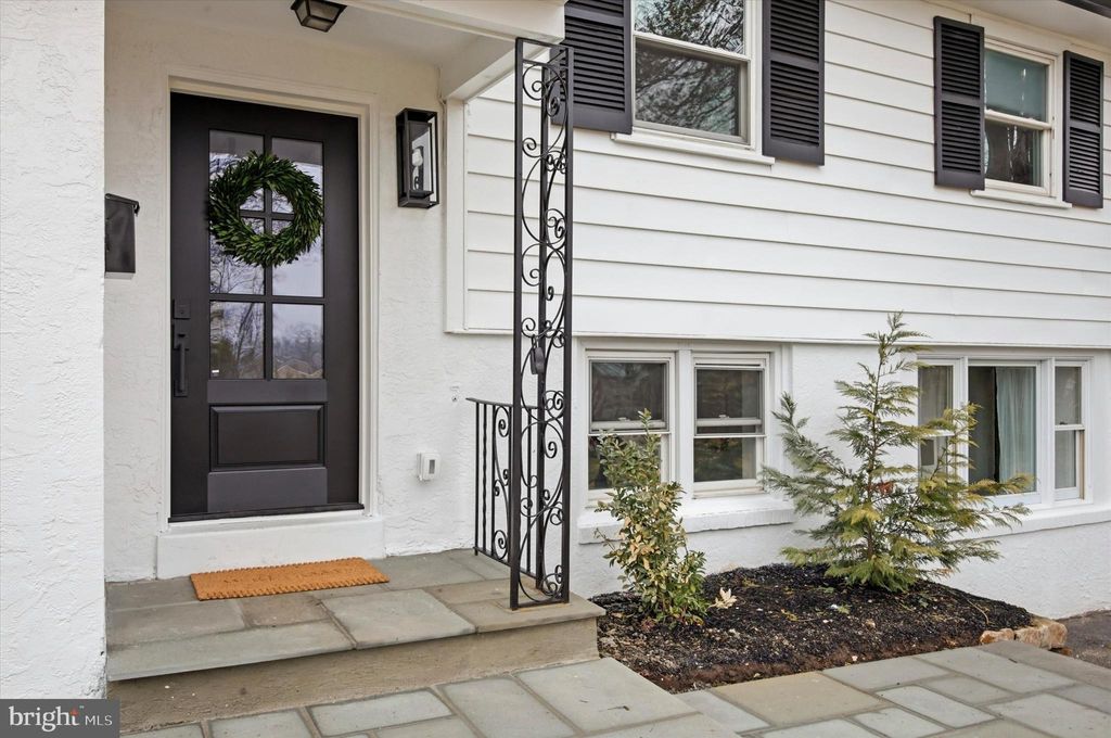 Photo of 341 Rockland Road, WAYNE, PA 19087 (MLS # PADE2109718)