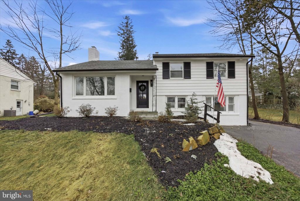 Photo of 341 Rockland Road, WAYNE, PA 19087 (MLS # PADE2109718)