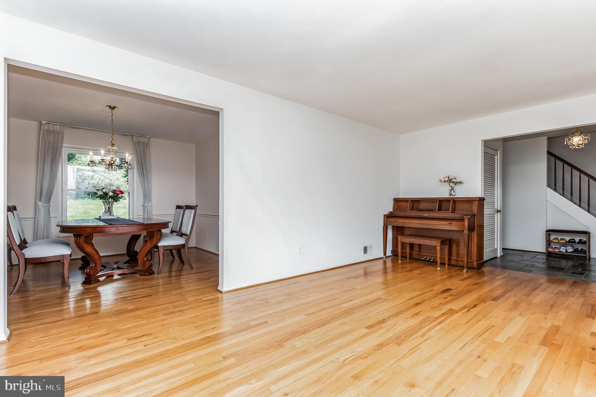 FOX HILLS - Residential Lease