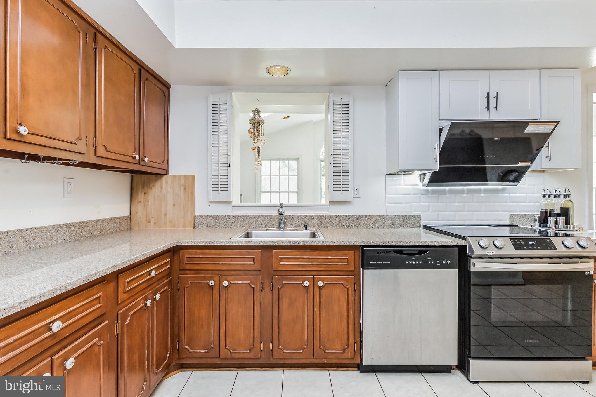 FOX HILLS - Residential Lease