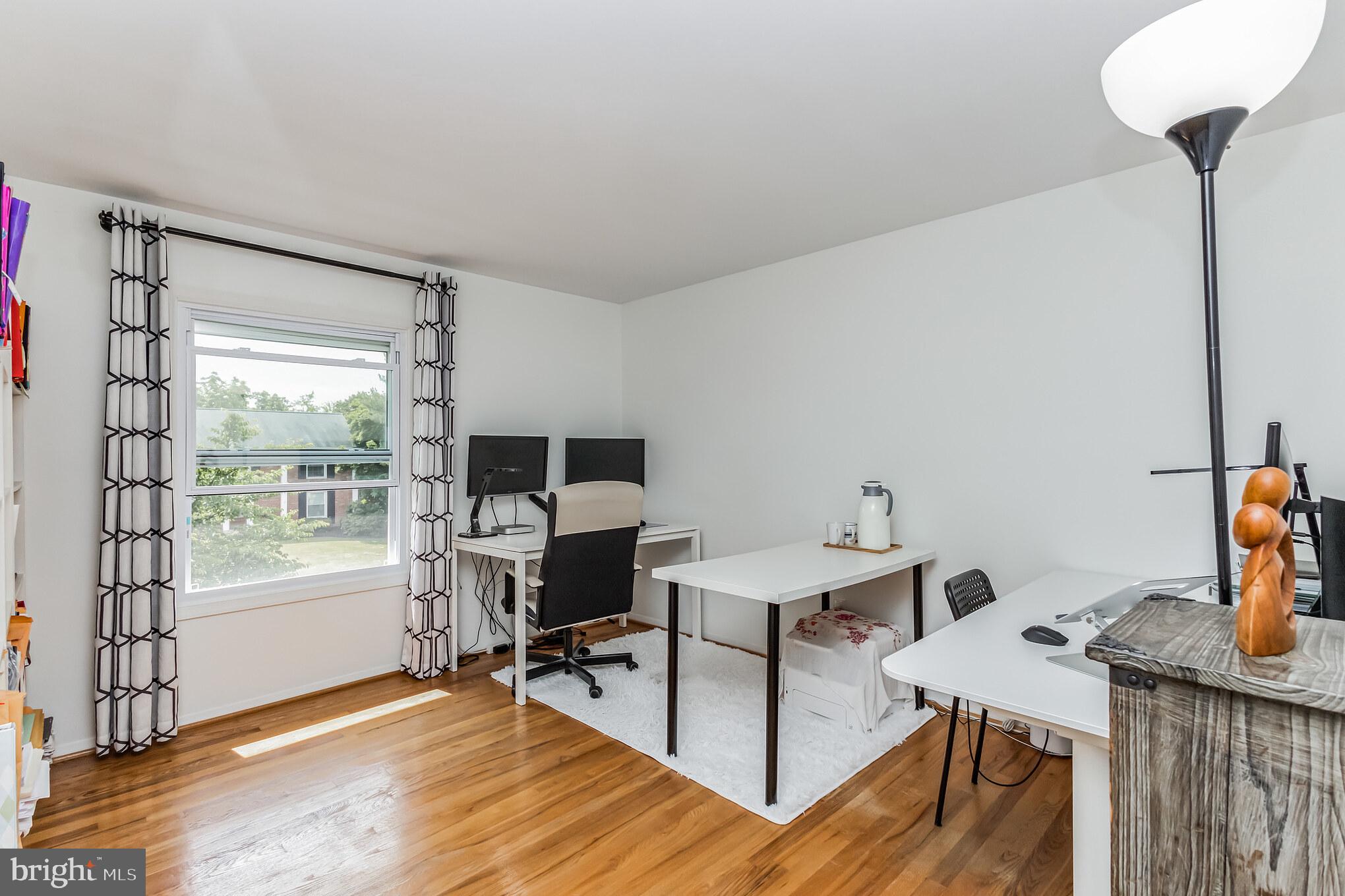 FOX HILLS - Residential Lease