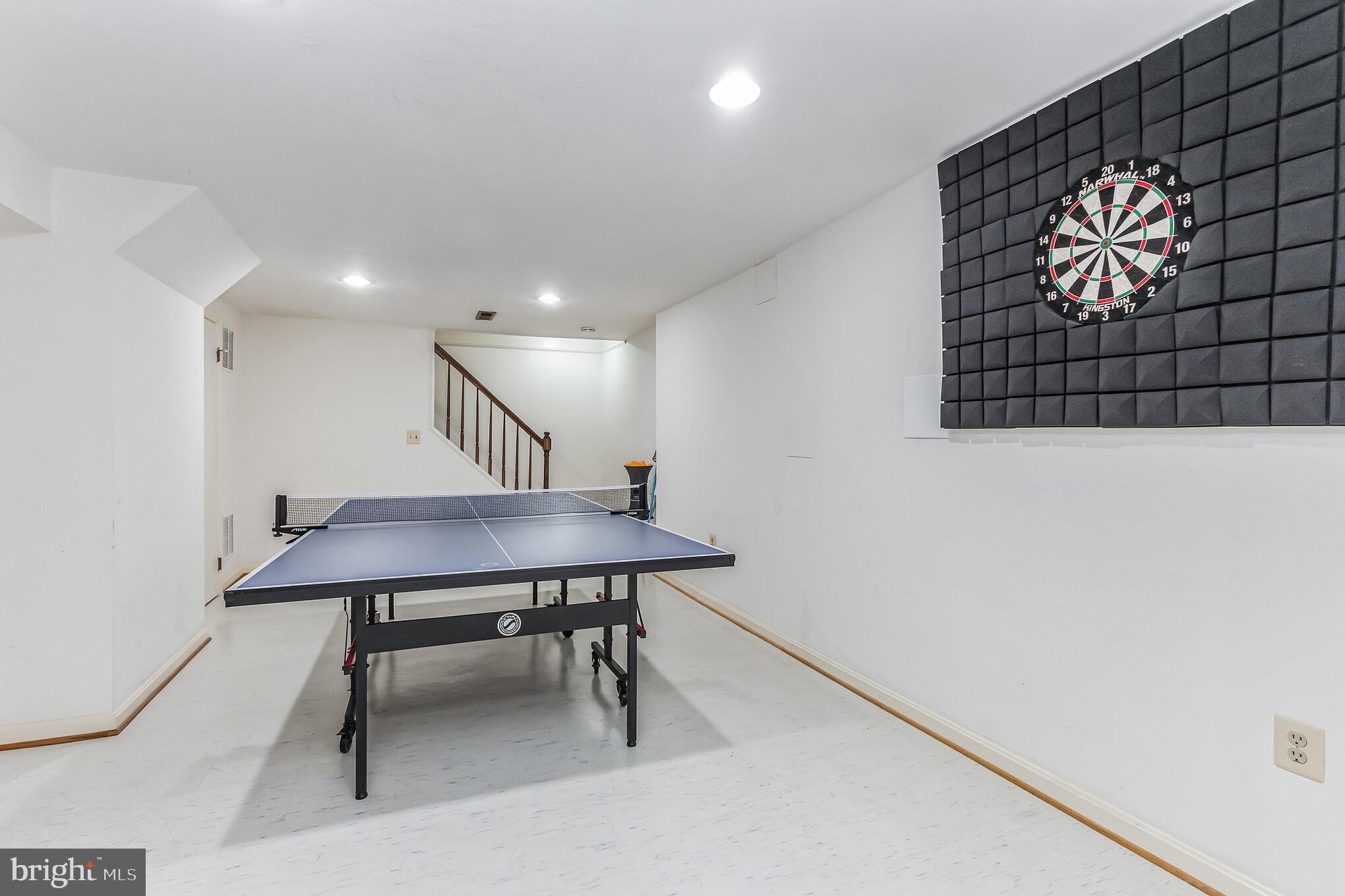 FOX HILLS - Residential Lease