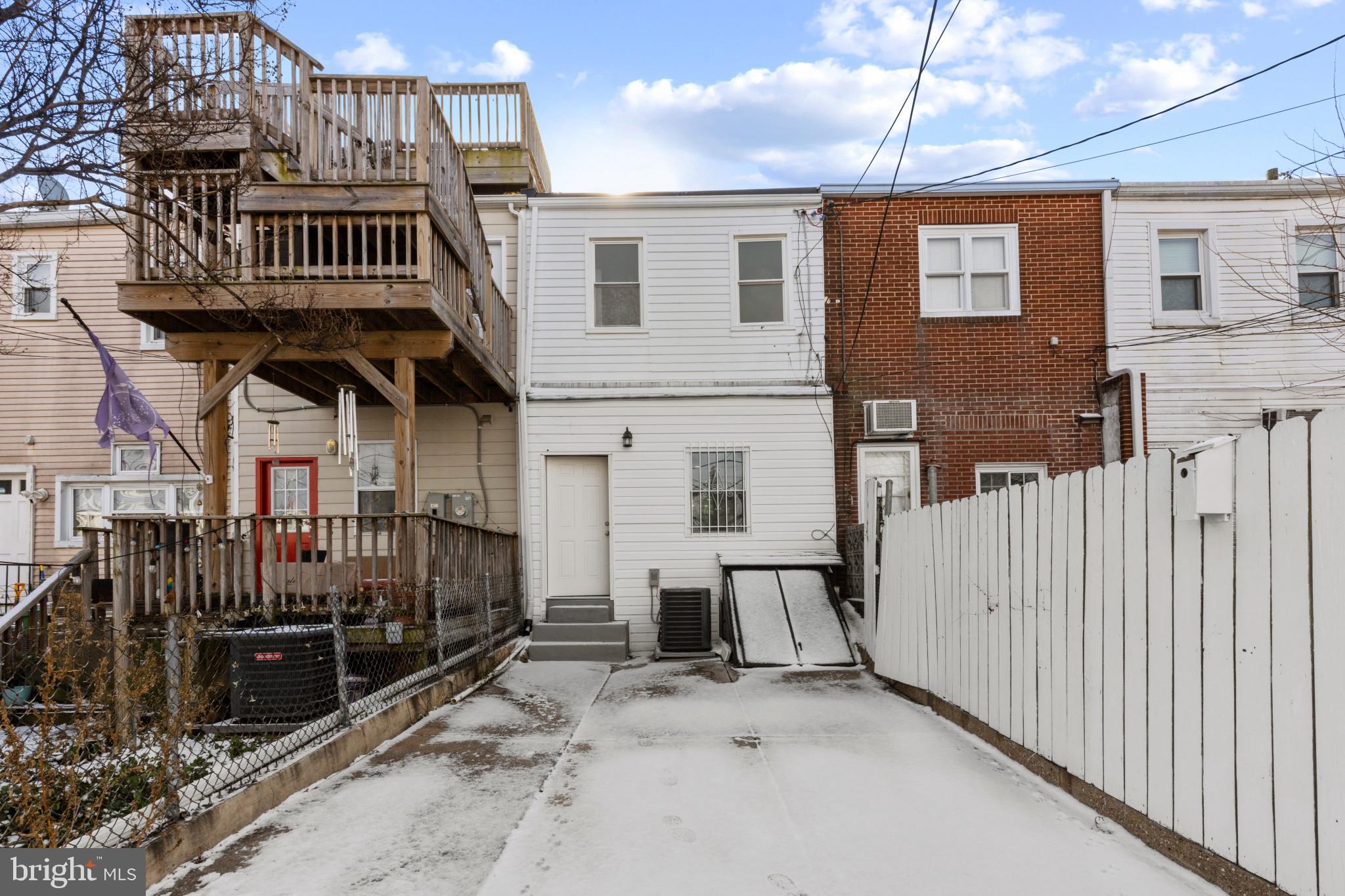HIGHLANDTOWN - Residential