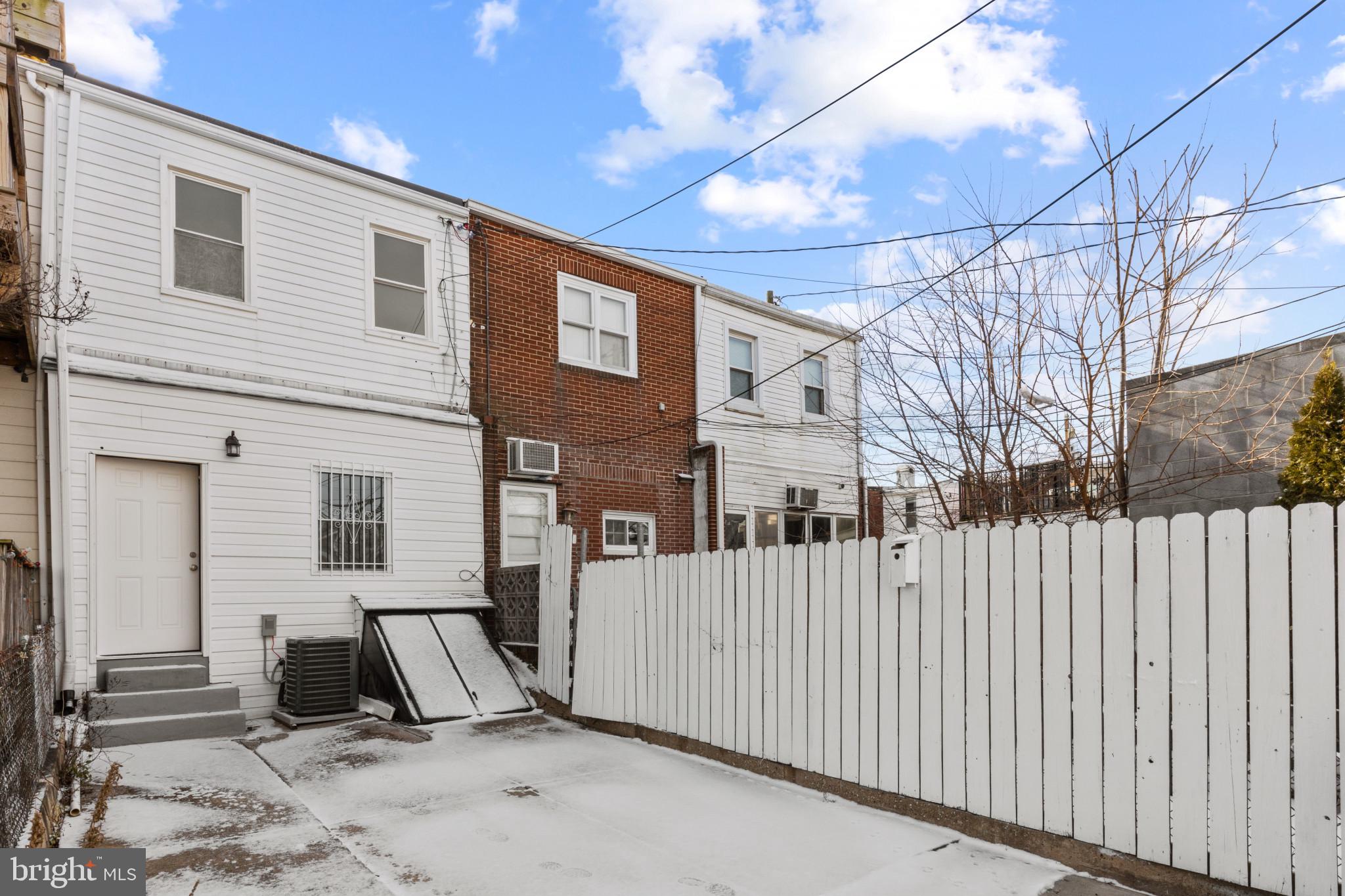 HIGHLANDTOWN - Residential