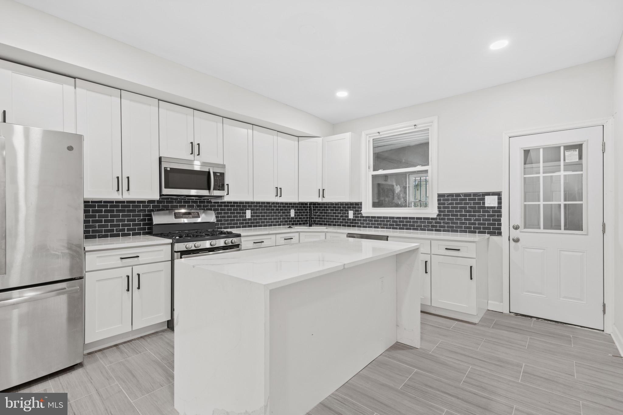 HIGHLANDTOWN - Residential