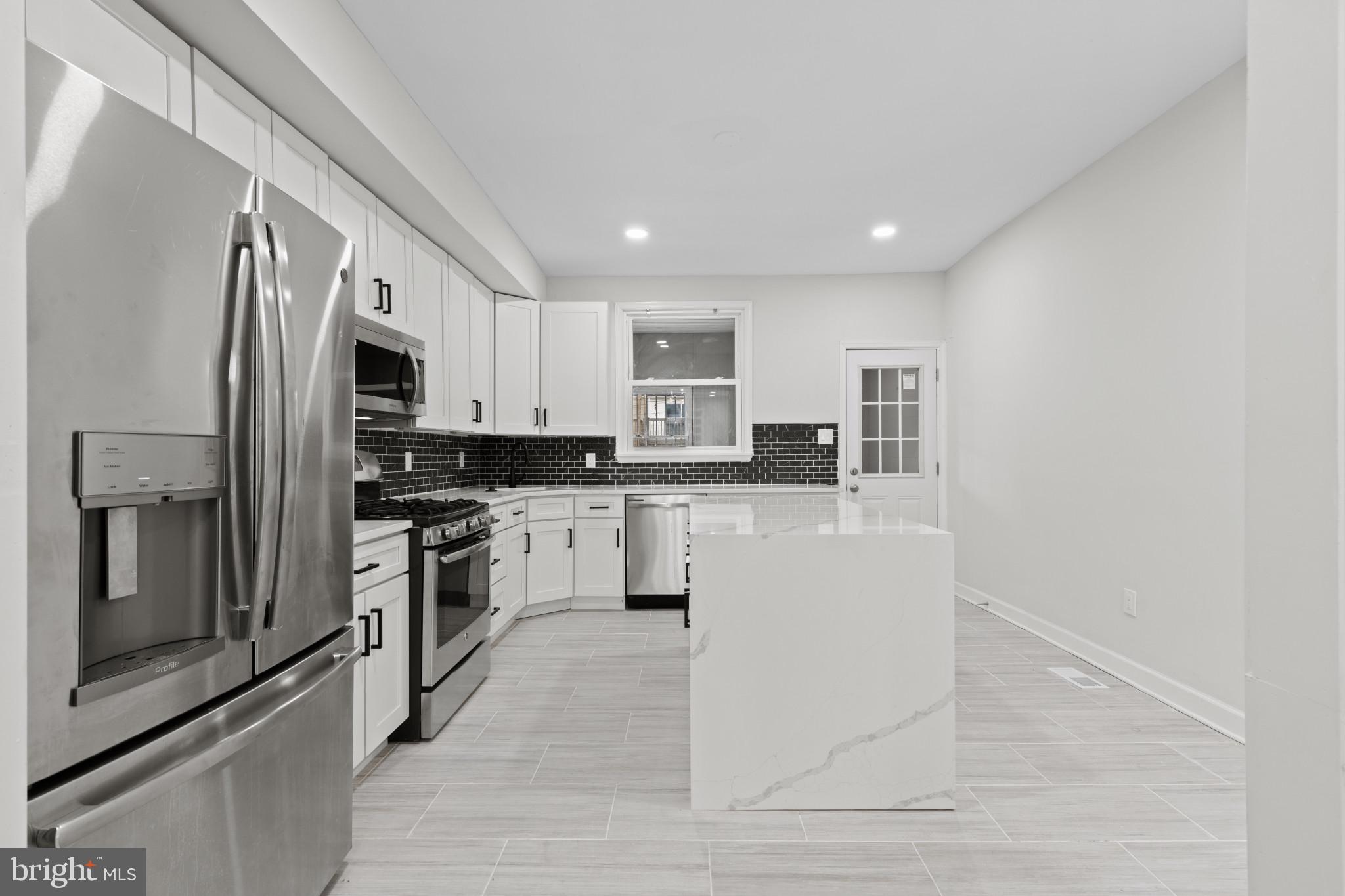 HIGHLANDTOWN - Residential