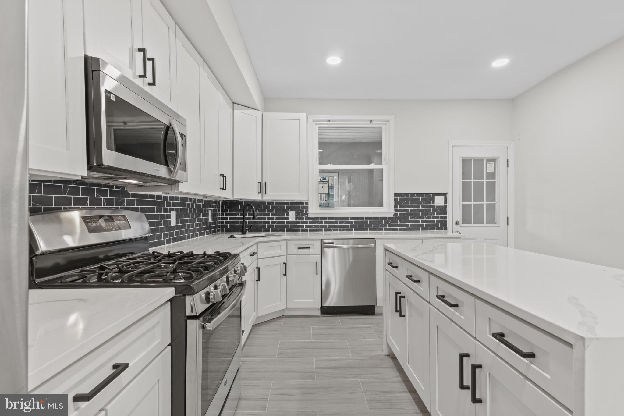 HIGHLANDTOWN - Residential