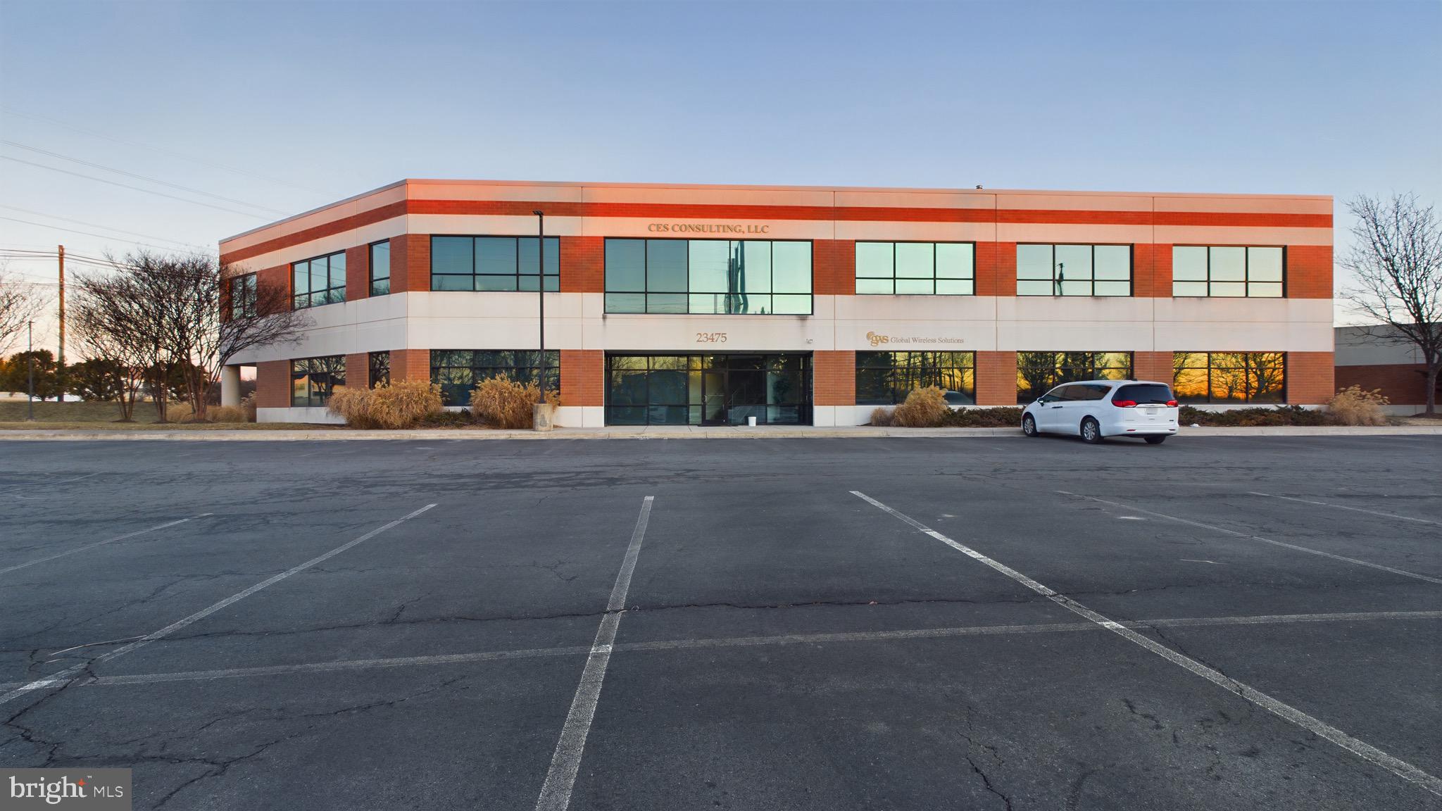 DULLES TRADE CENTER - Commercial Sale