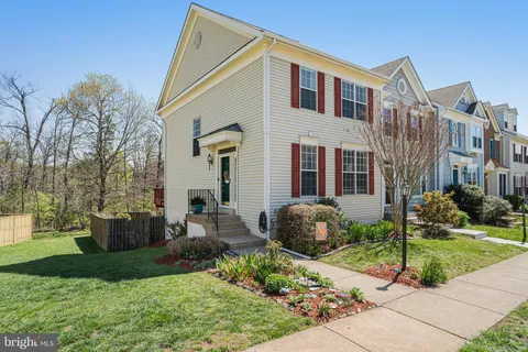 8855 Moat Crossing Place, Bristow, VA MLS: VAPW2091750