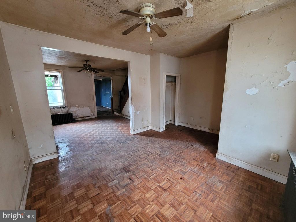 Photo of 624 E Philadelphia Street, YORK, PA 17403 (MLS # PAYK2094640)