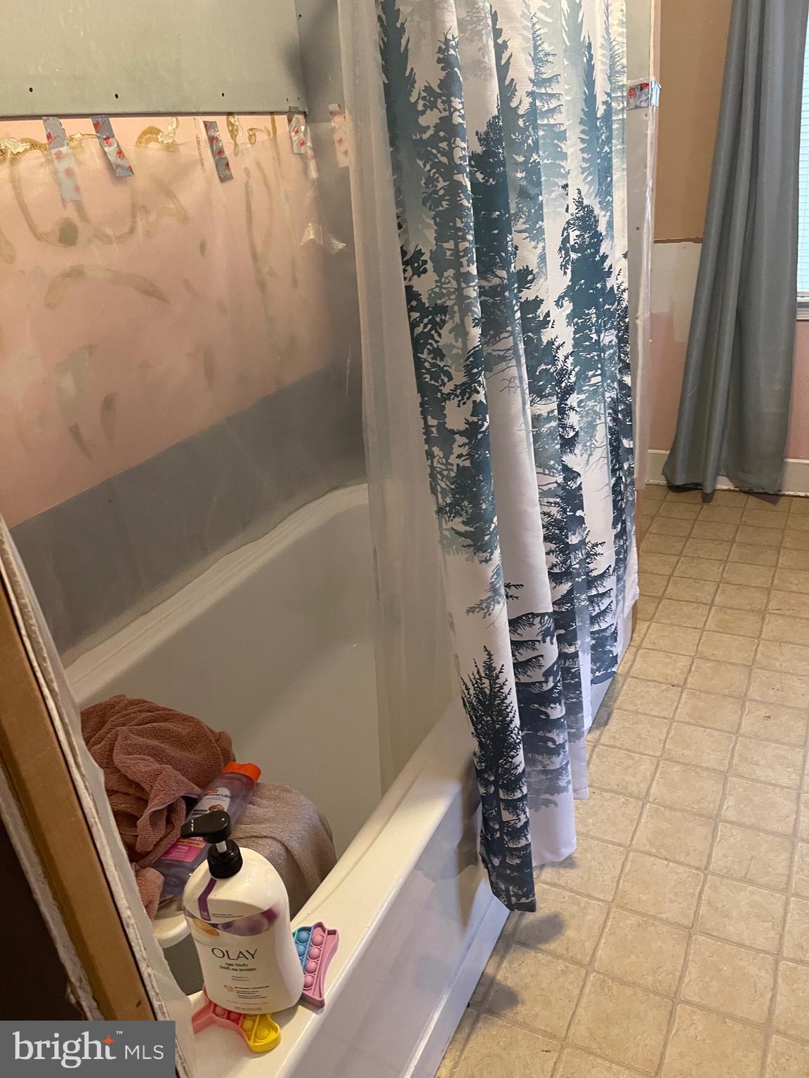 WINDSOR  MILL - Residential