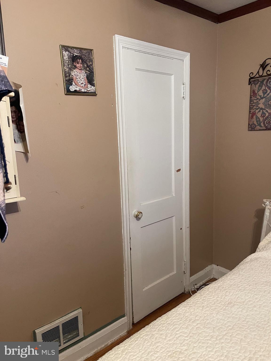 WINDSOR  MILL - Residential