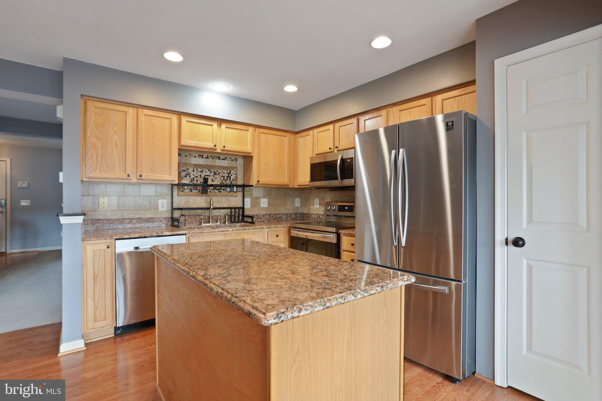 LAKELAND PLACE - Residential