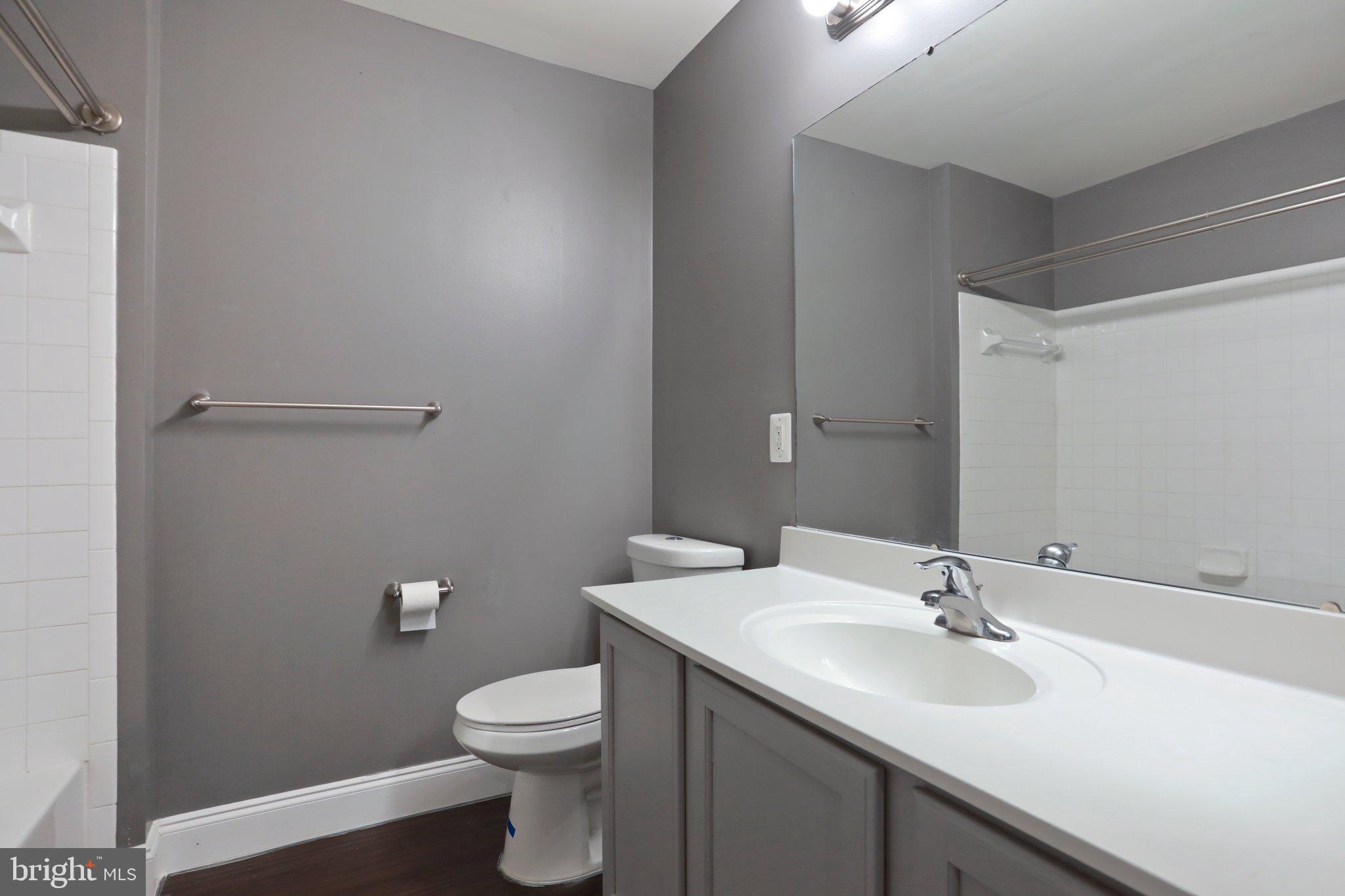 LAKELAND PLACE - Residential