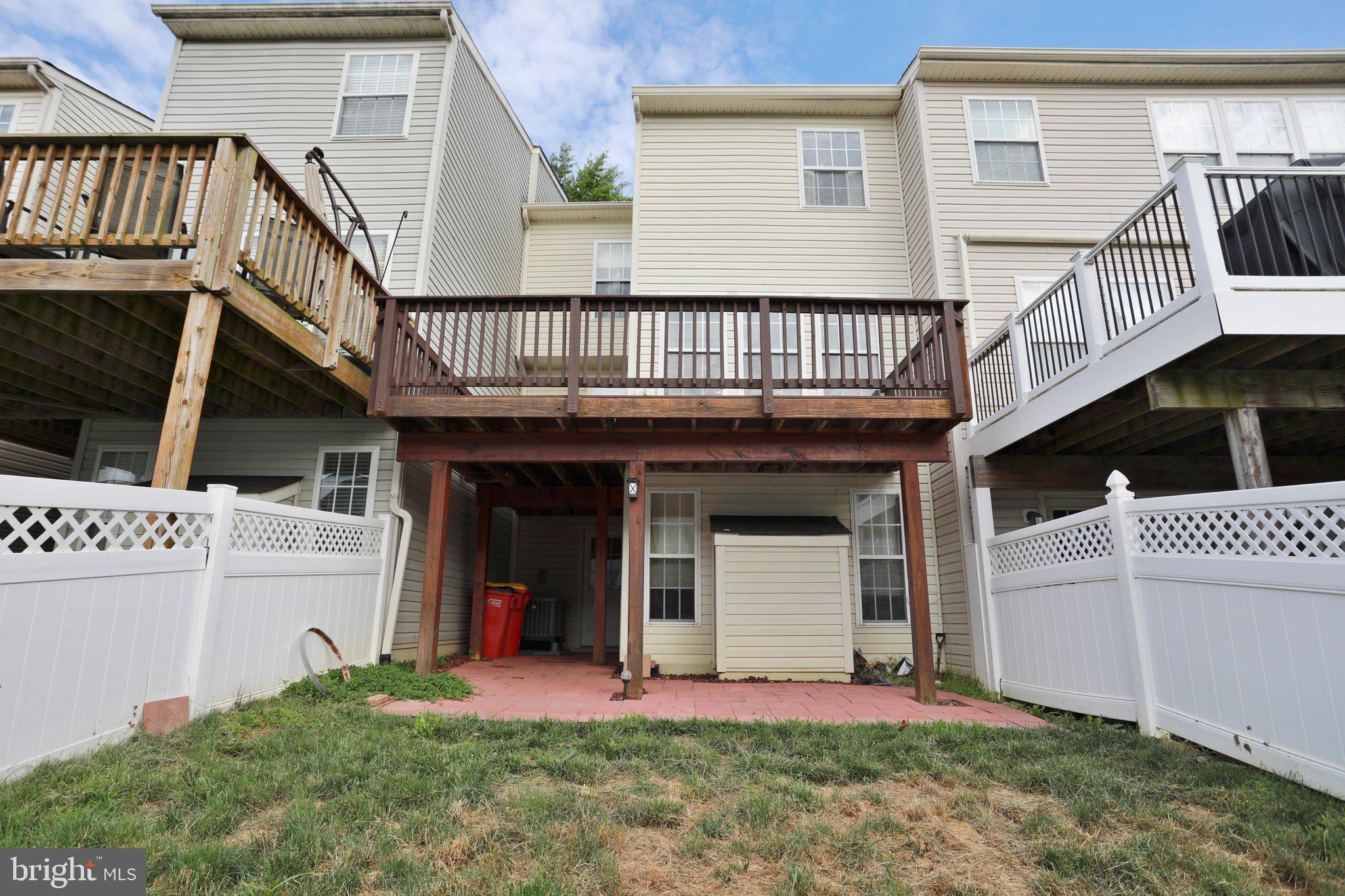 LAKELAND PLACE - Residential