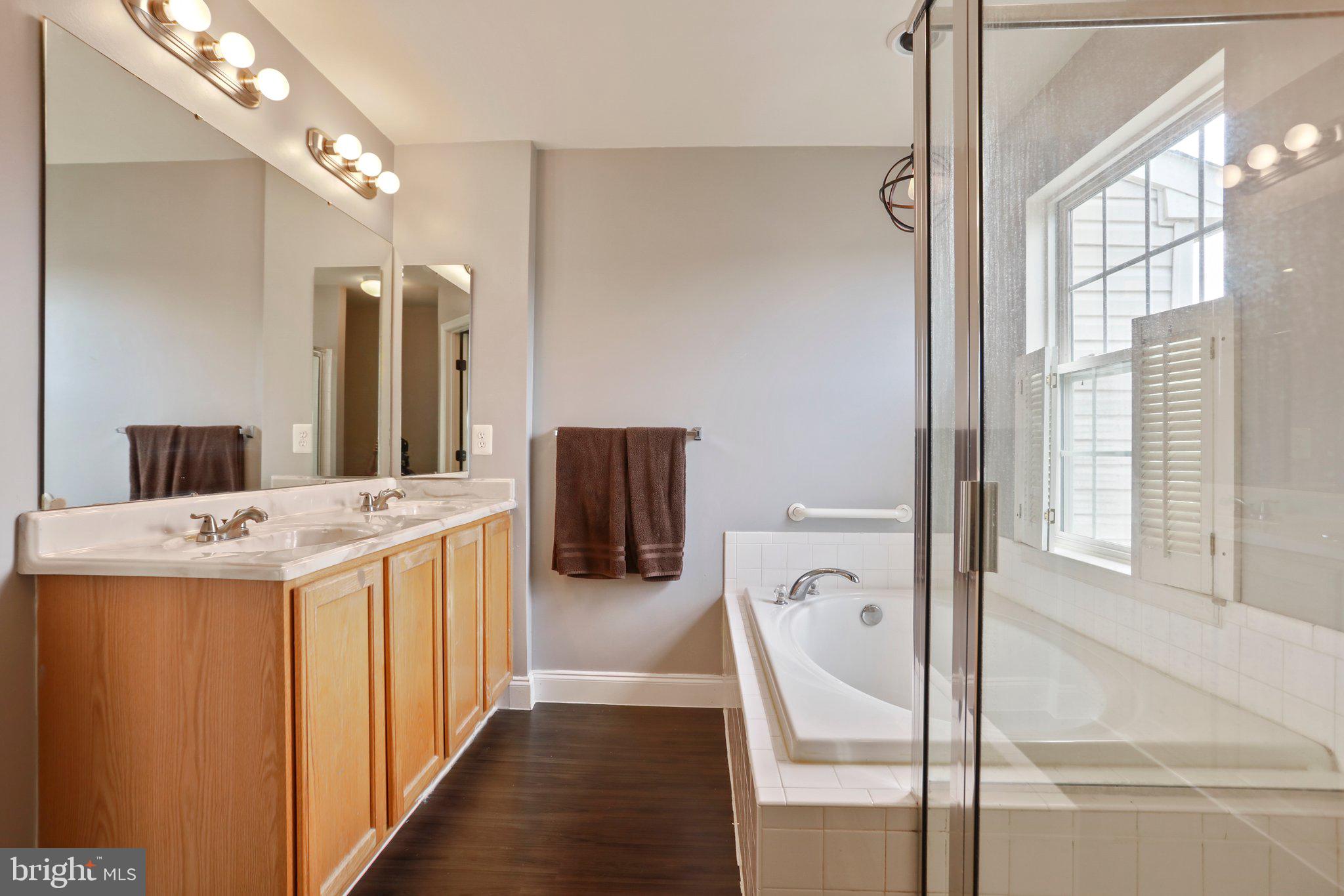 LAKELAND PLACE - Residential