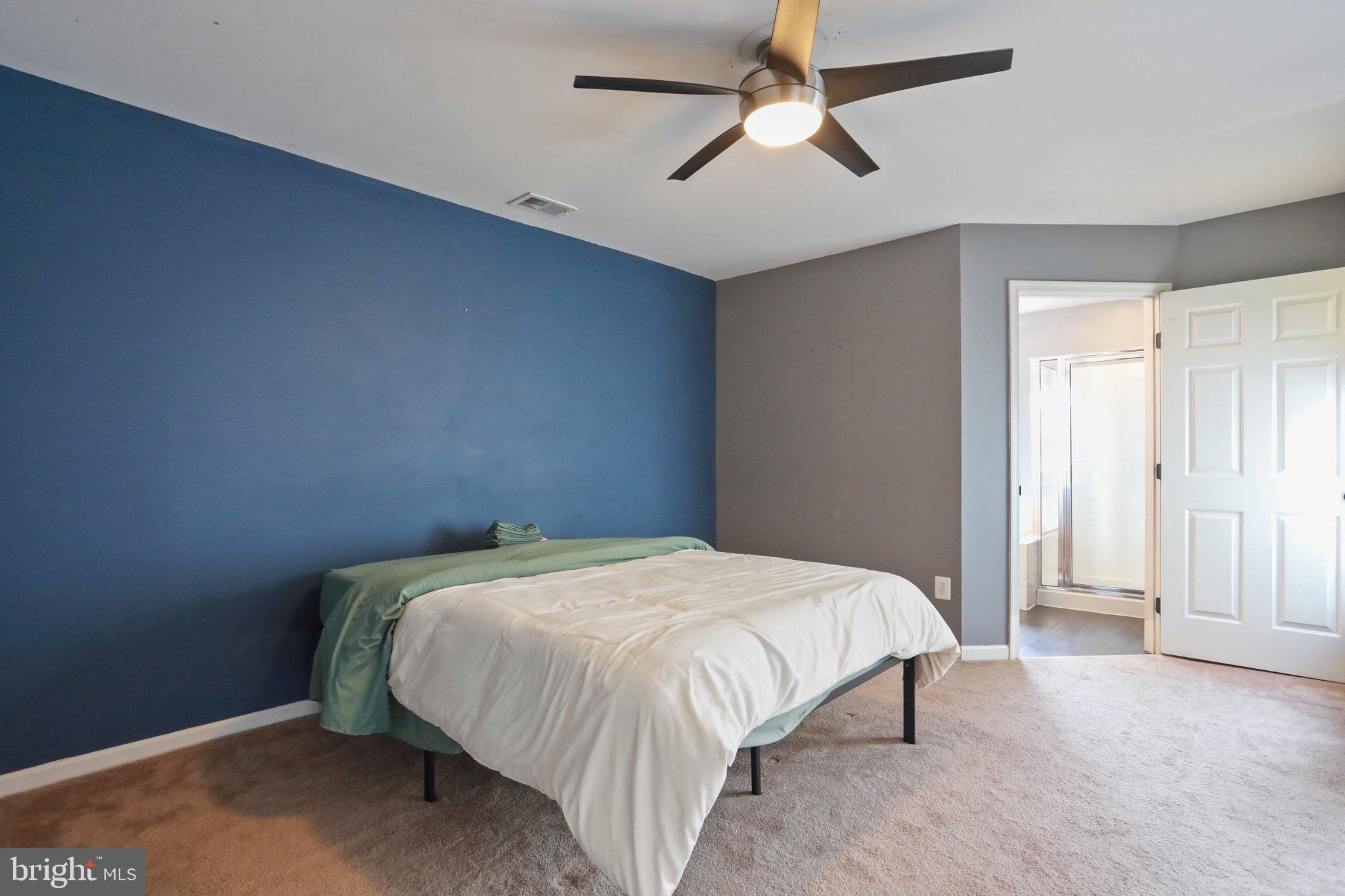 LAKELAND PLACE - Residential