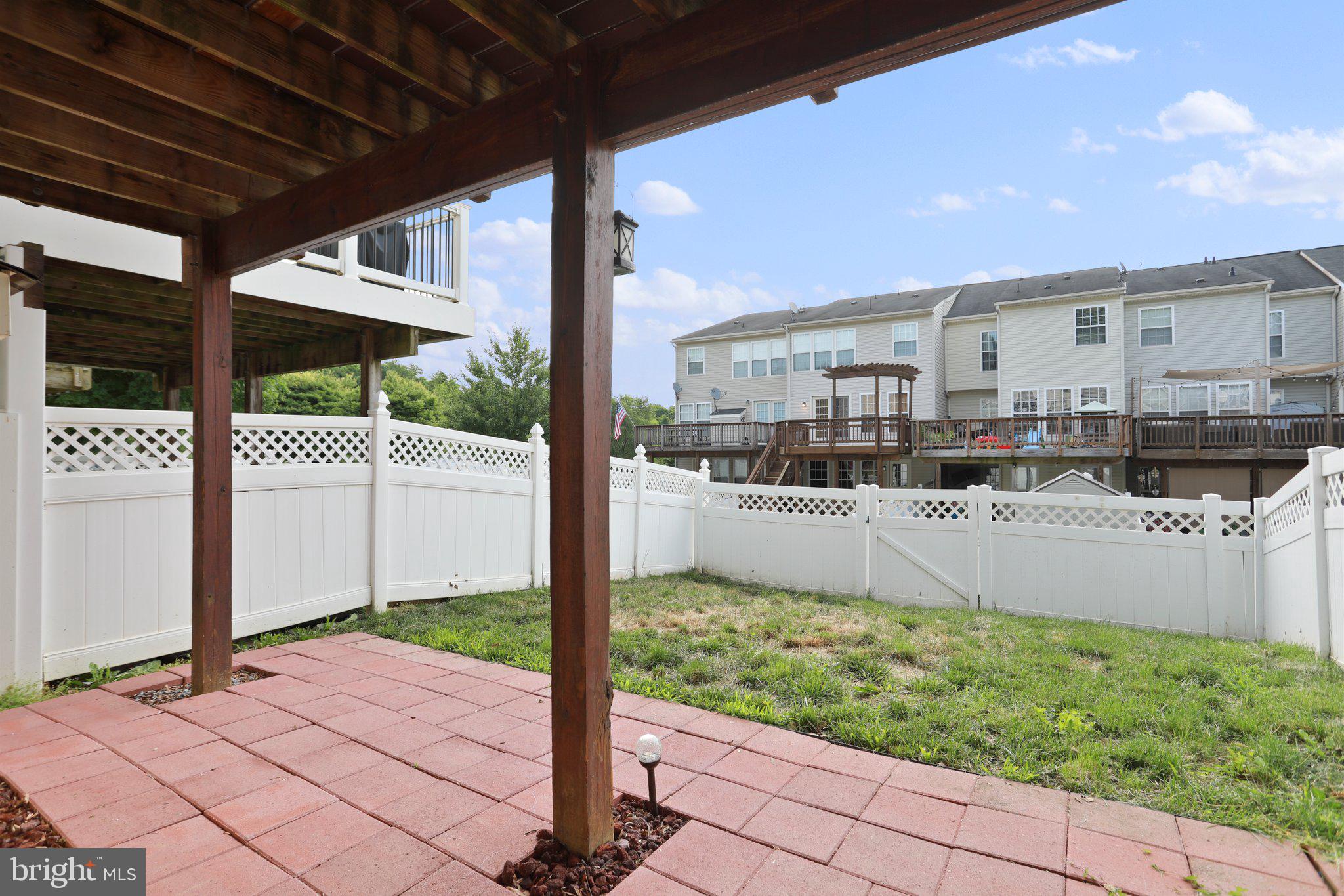 LAKELAND PLACE - Residential