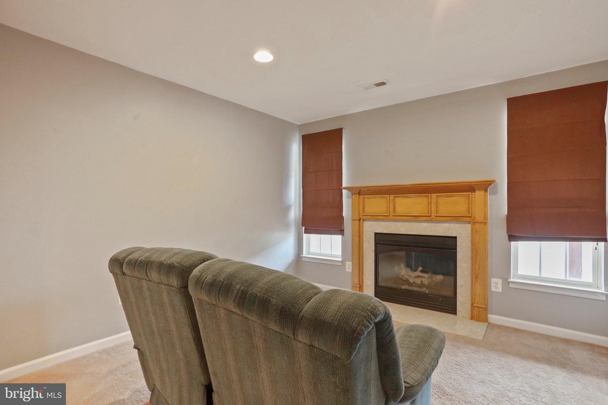 LAKELAND PLACE - Residential