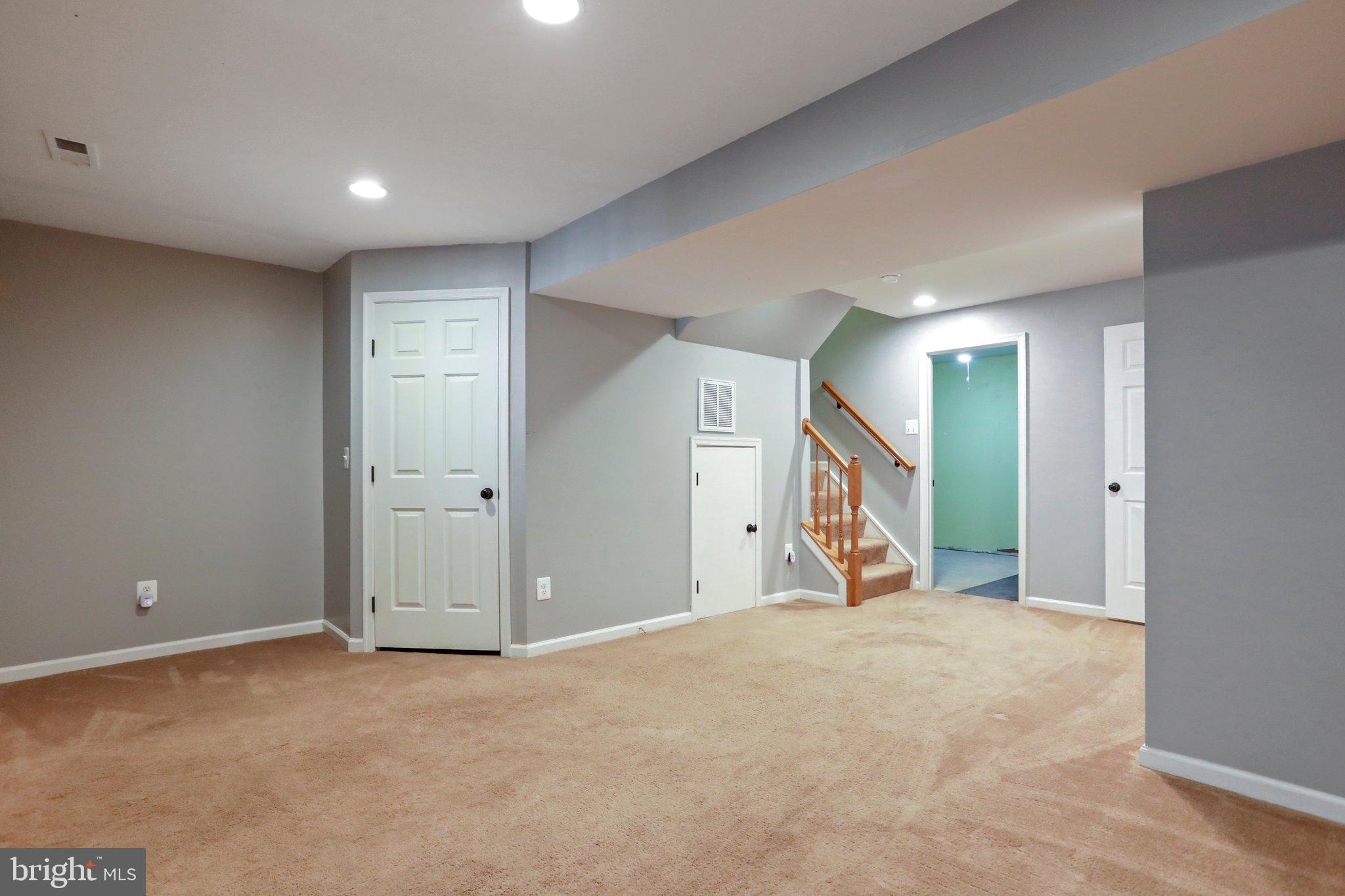 LAKELAND PLACE - Residential